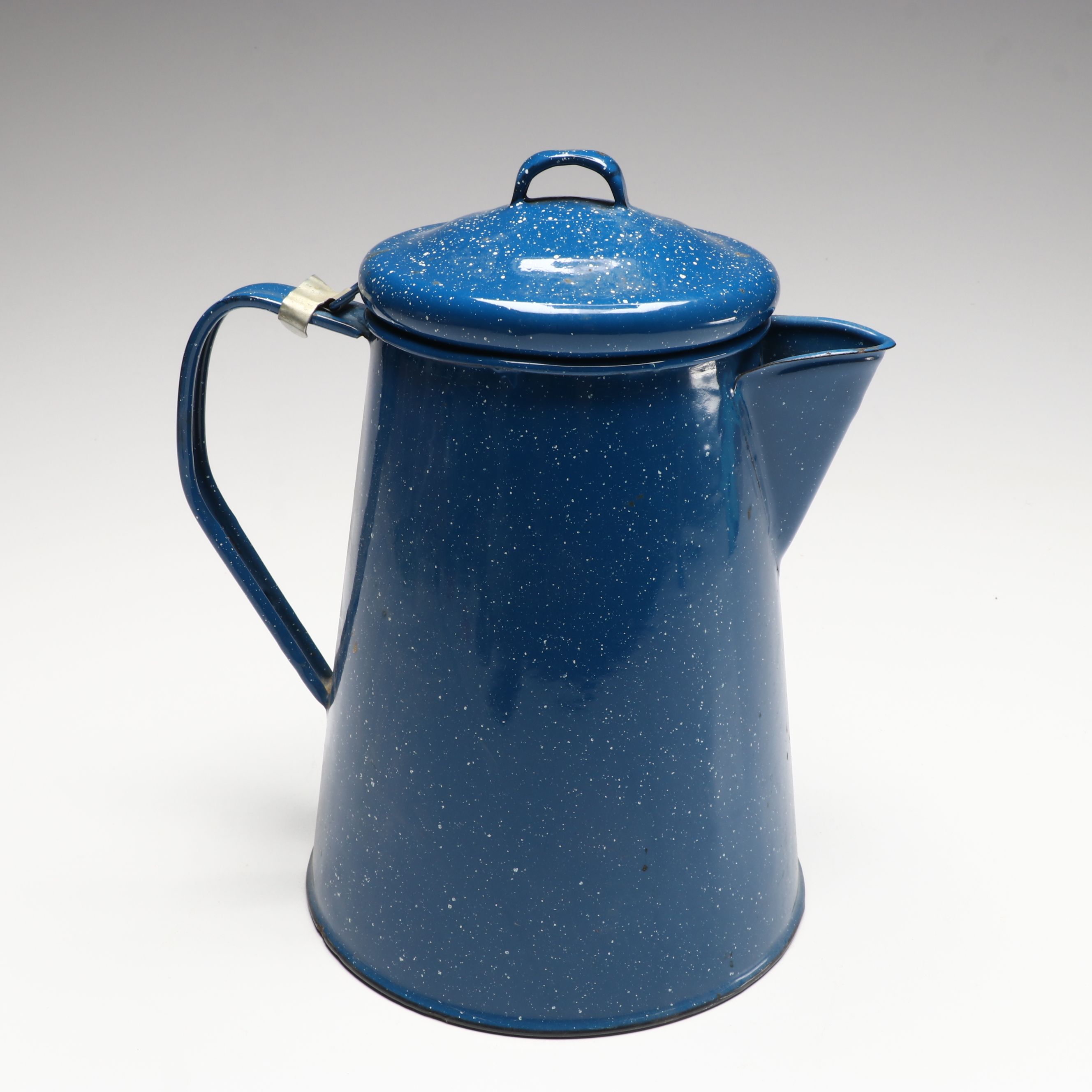 Vintage Enameled Graniteware Percolators with Kettle and Pots, 20th Century