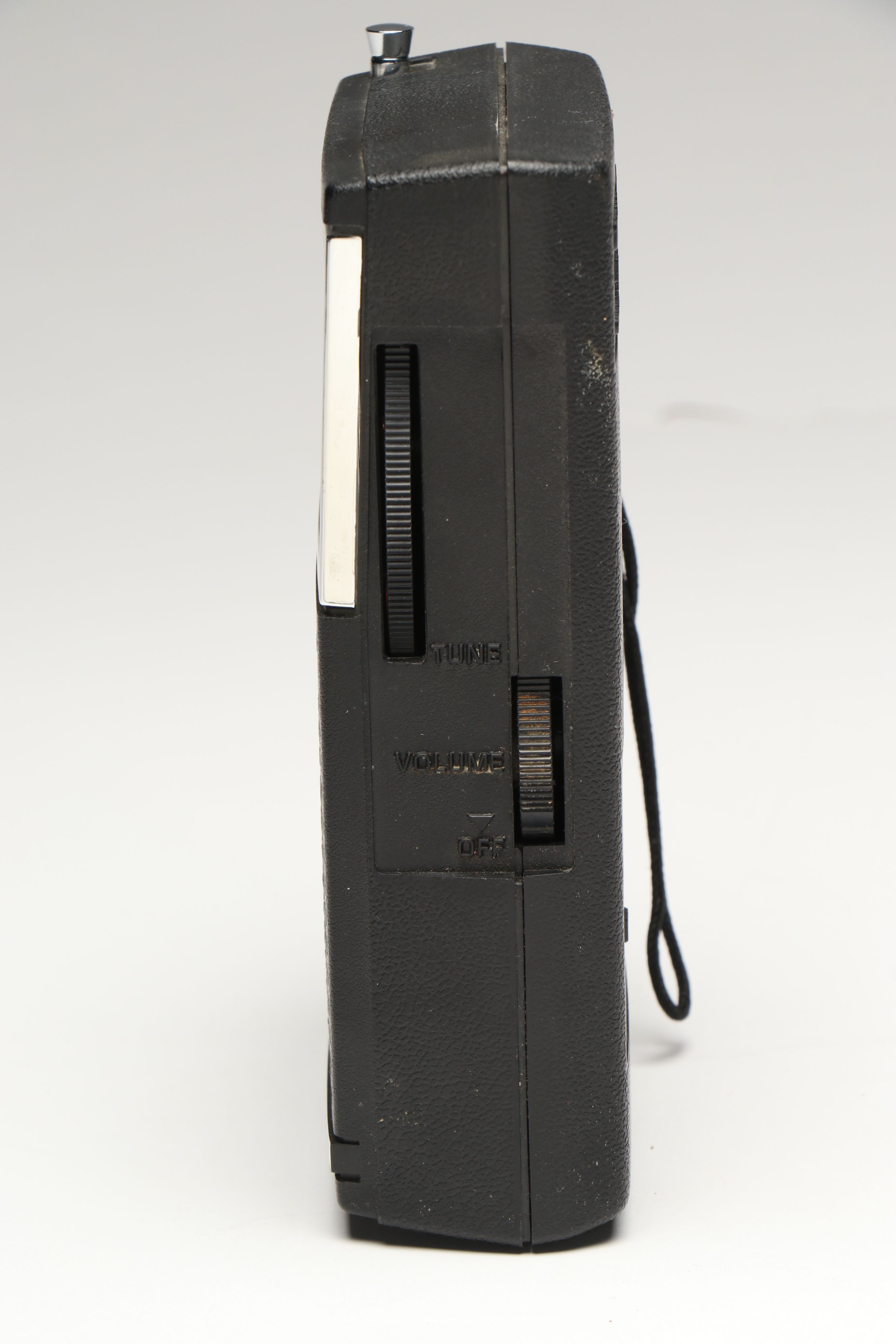 General Electric AM/FM Handheld Transistor Radio, Late 20th Century