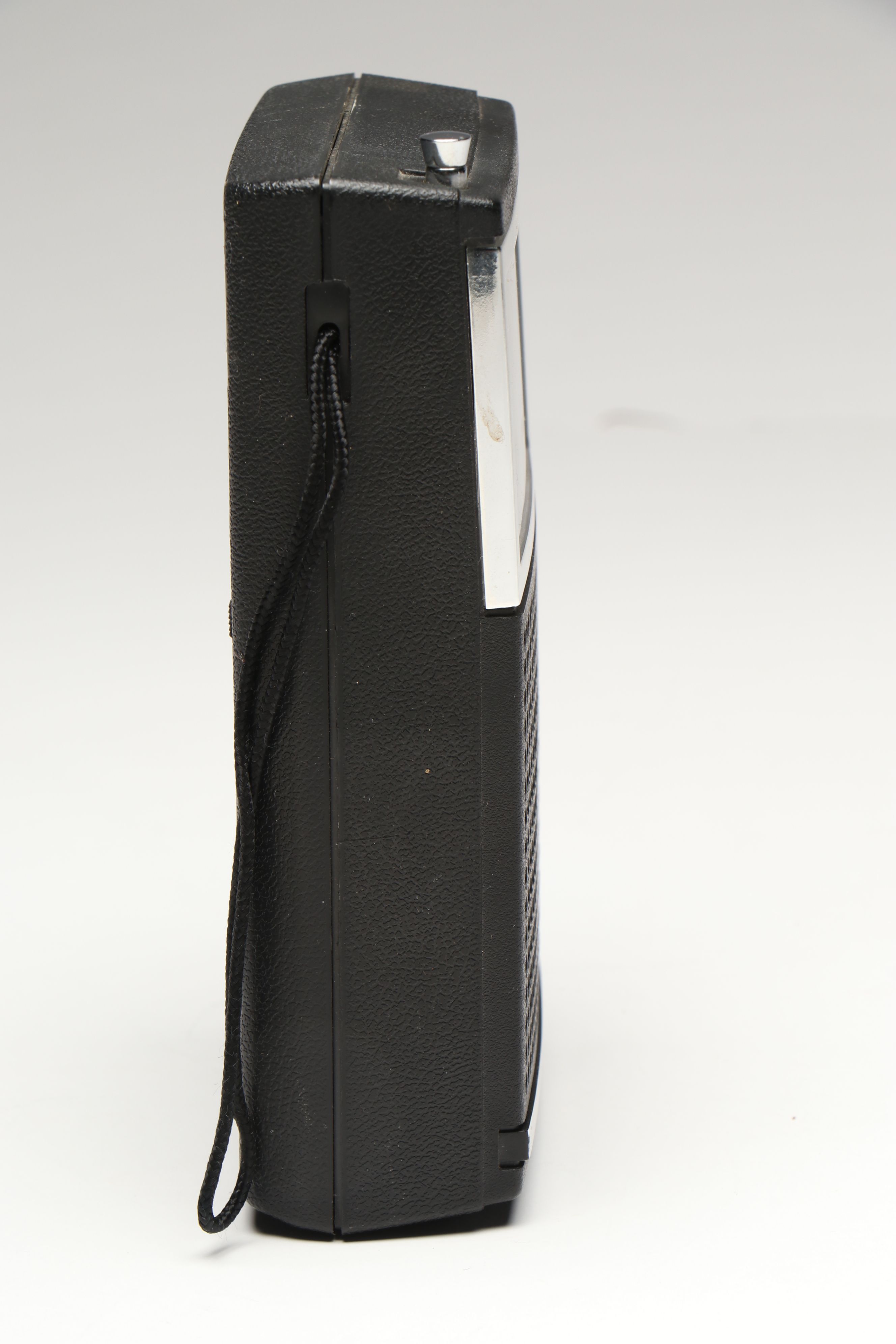 General Electric AM/FM Handheld Transistor Radio, Late 20th Century