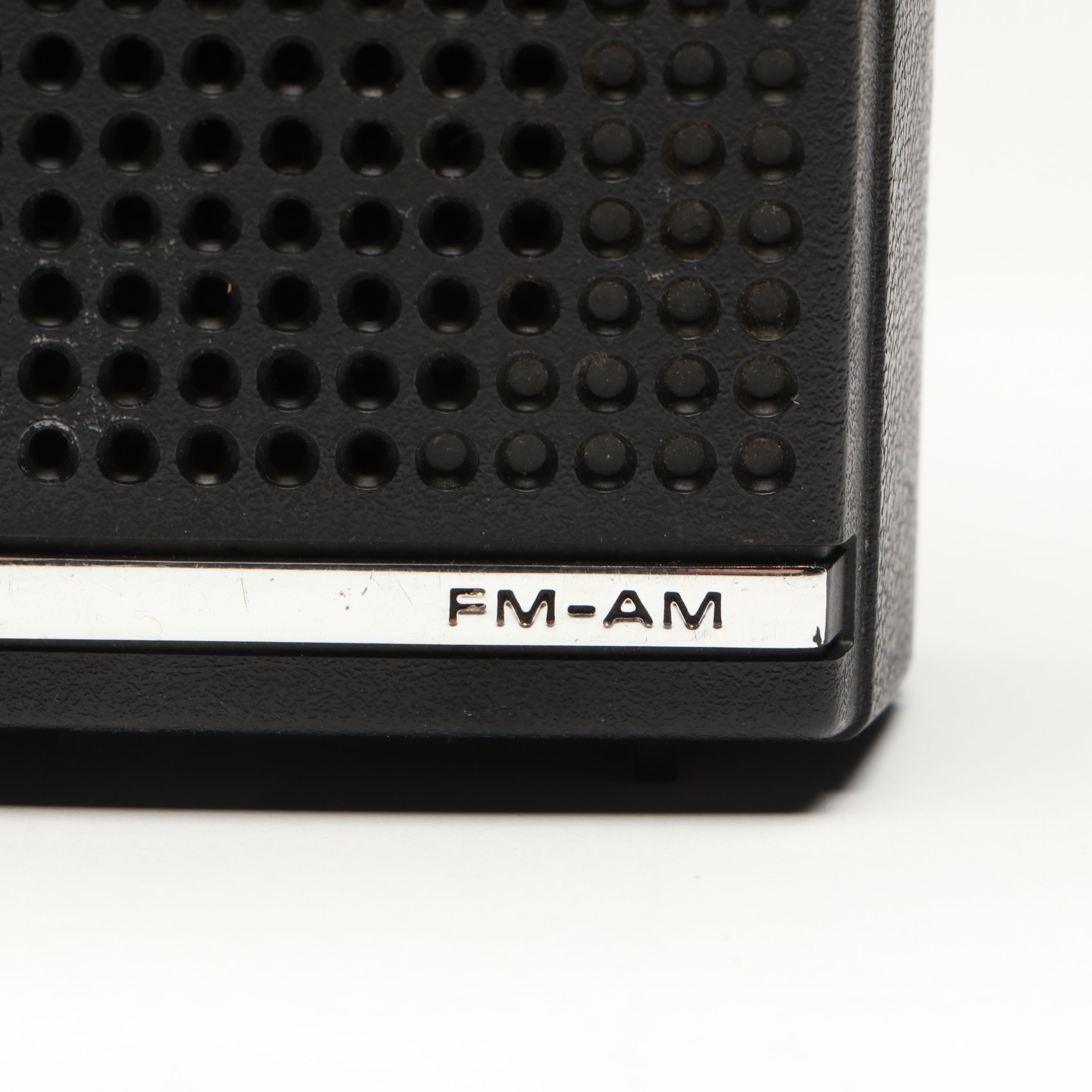 General Electric AM/FM Handheld Transistor Radio, Late 20th Century