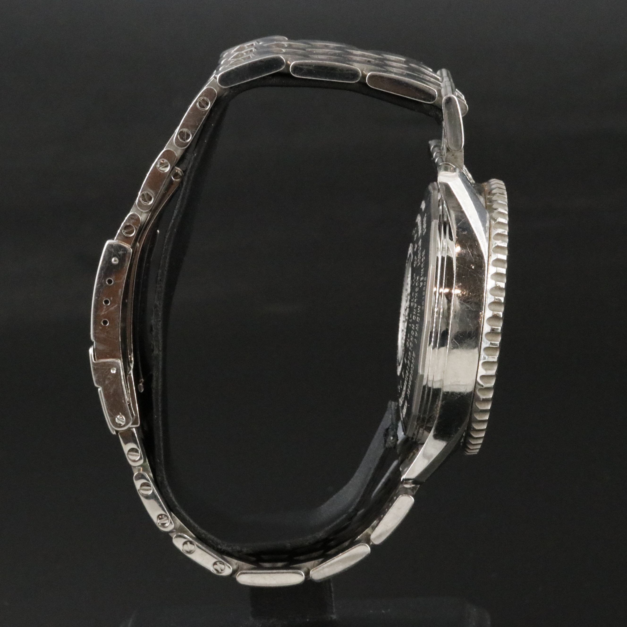 Breitling Navitimer World Chrono Date GMT Ref. A24322 Watch