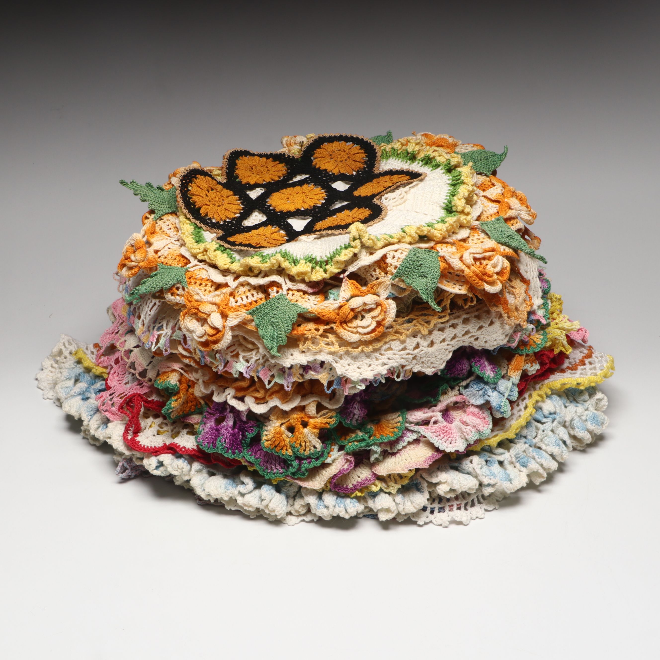 Porcelain Handle Pie Server and Ice Cream Scoop with Other Colorful Embroidery