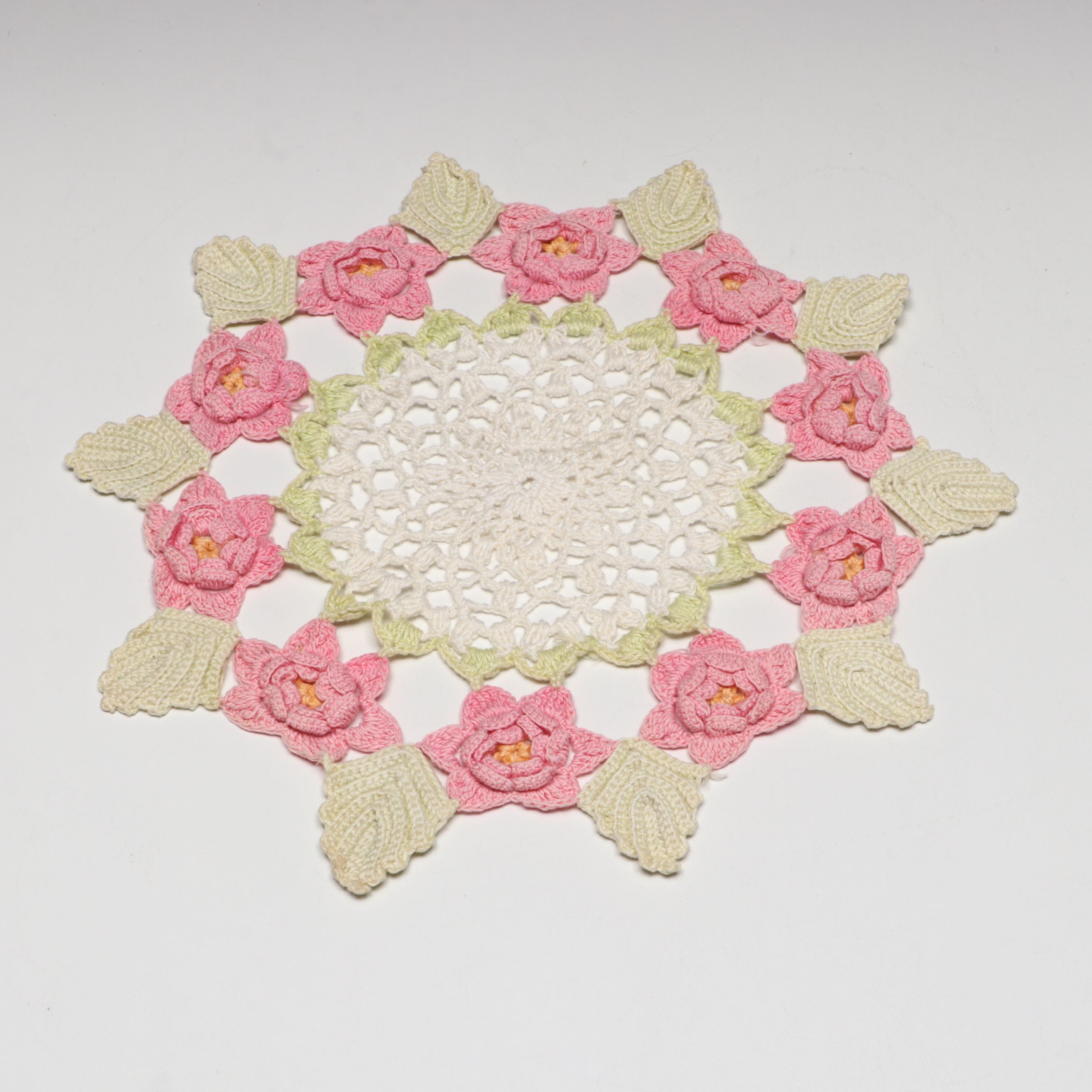 Porcelain Handle Pie Server and Ice Cream Scoop with Other Colorful Embroidery