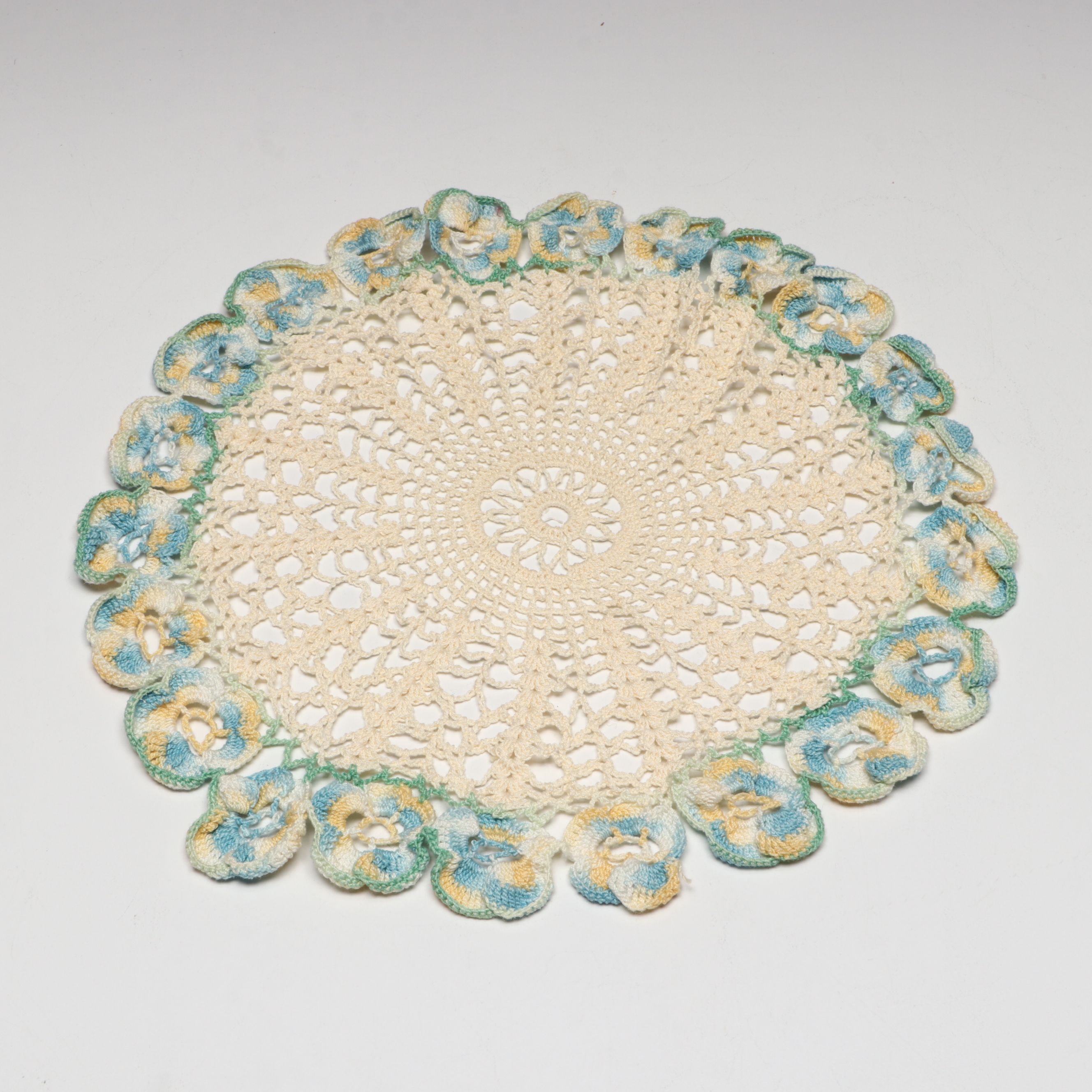 Porcelain Handle Pie Server and Ice Cream Scoop with Other Colorful Embroidery