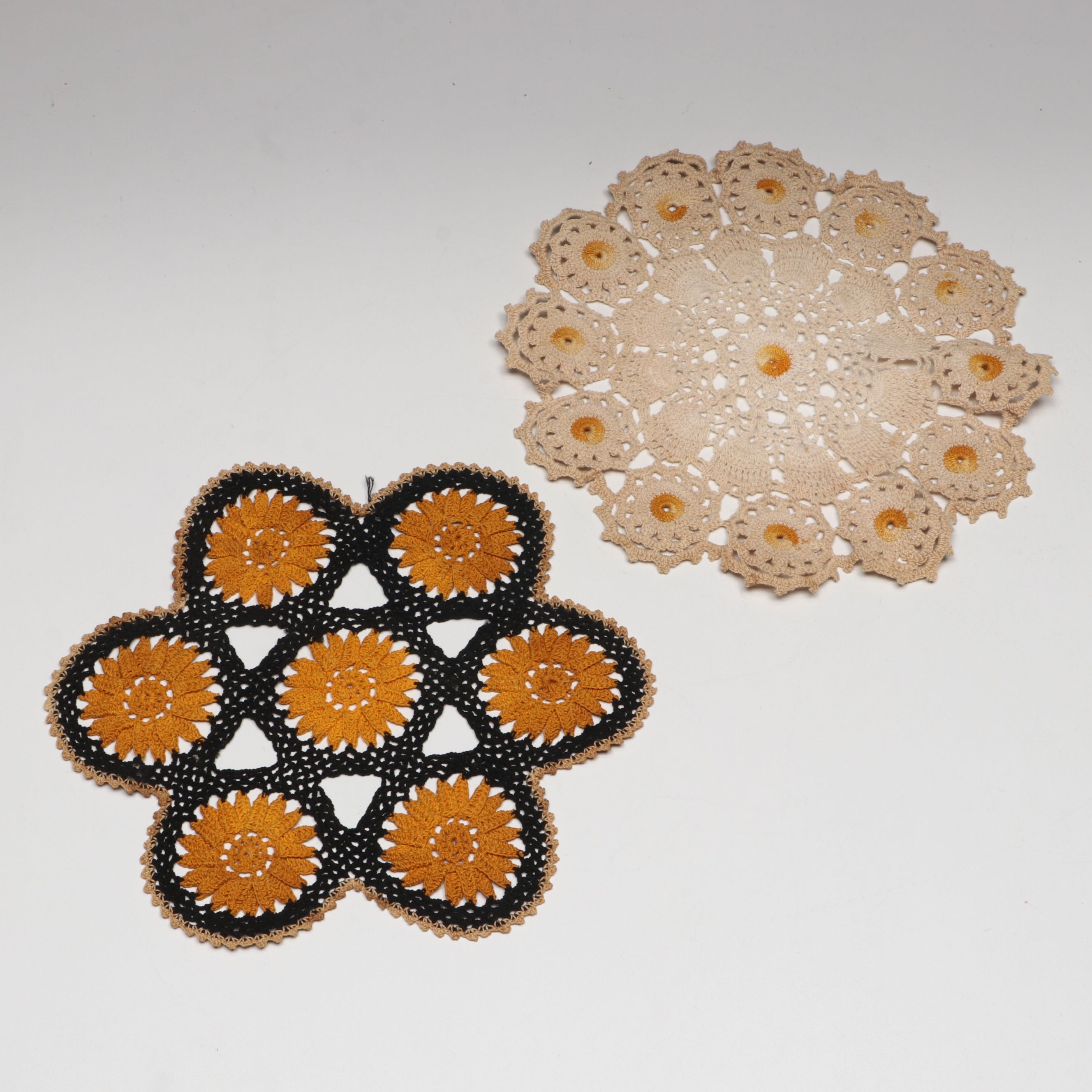 Porcelain Handle Pie Server and Ice Cream Scoop with Other Colorful Embroidery