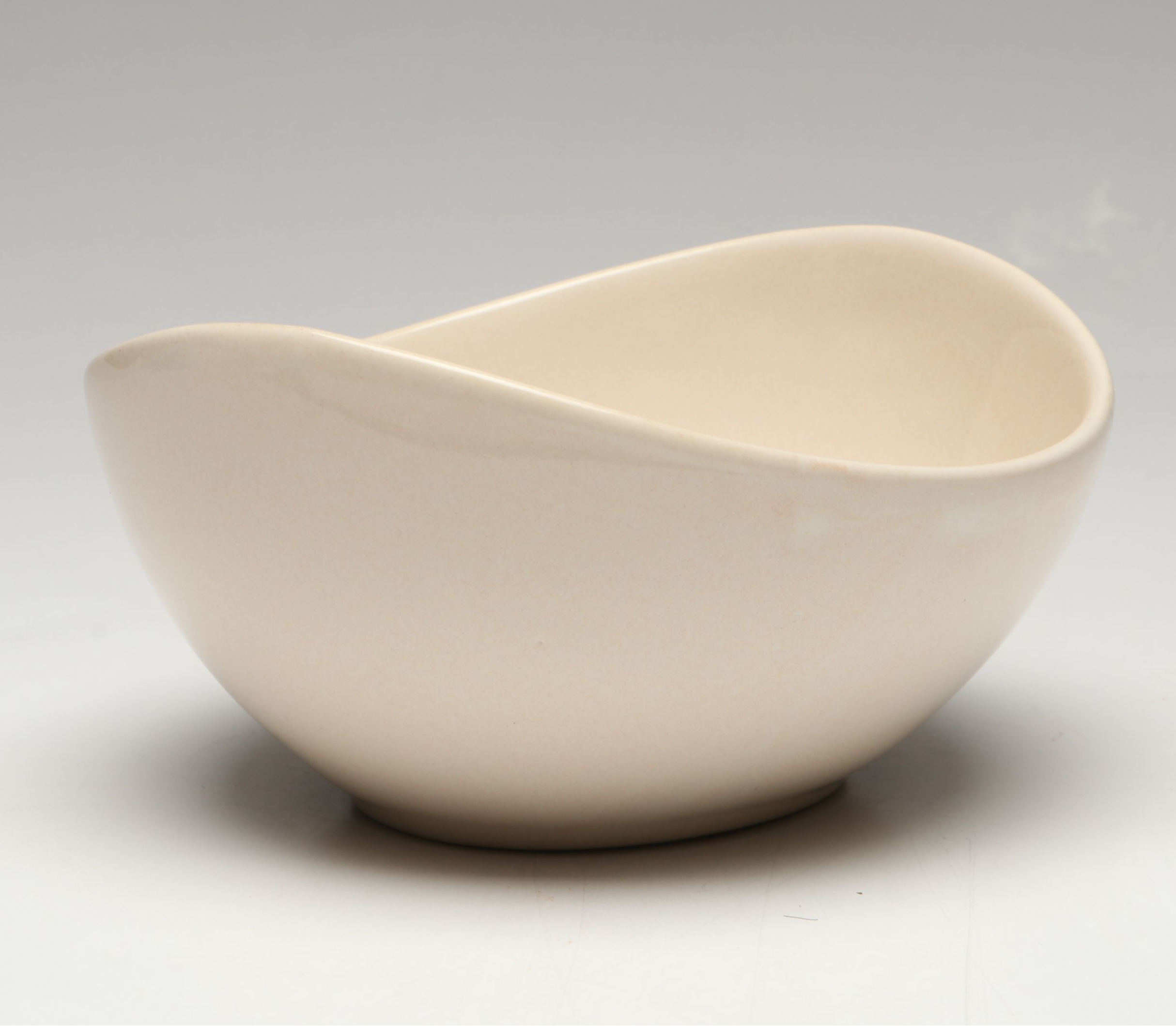 Mid Century Modern Style Centerpiece Bowl with Other Ceramic Serveware