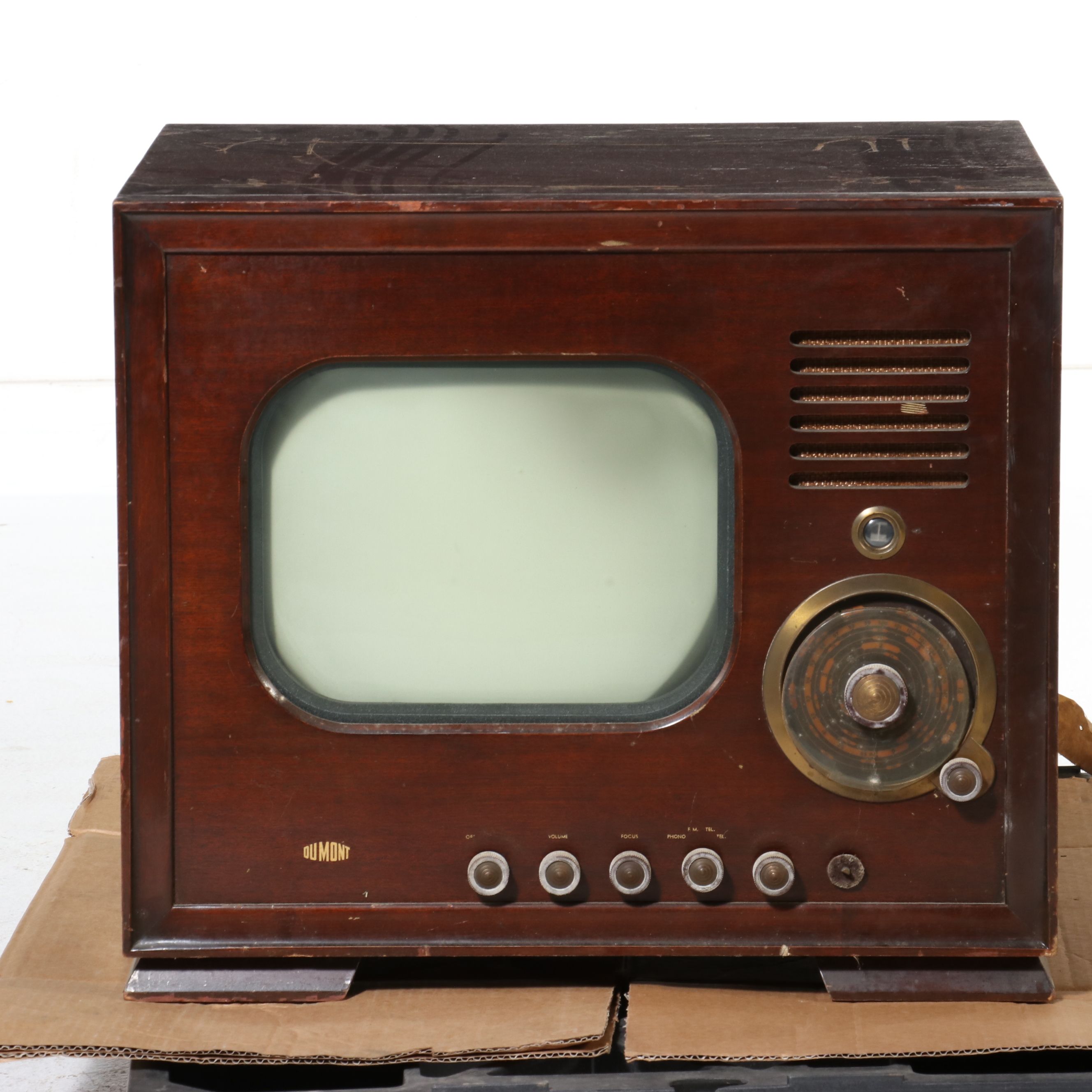 DuMont Teleset RA-105 "Roundie" Table TV with Phono/FM, Circa 1949