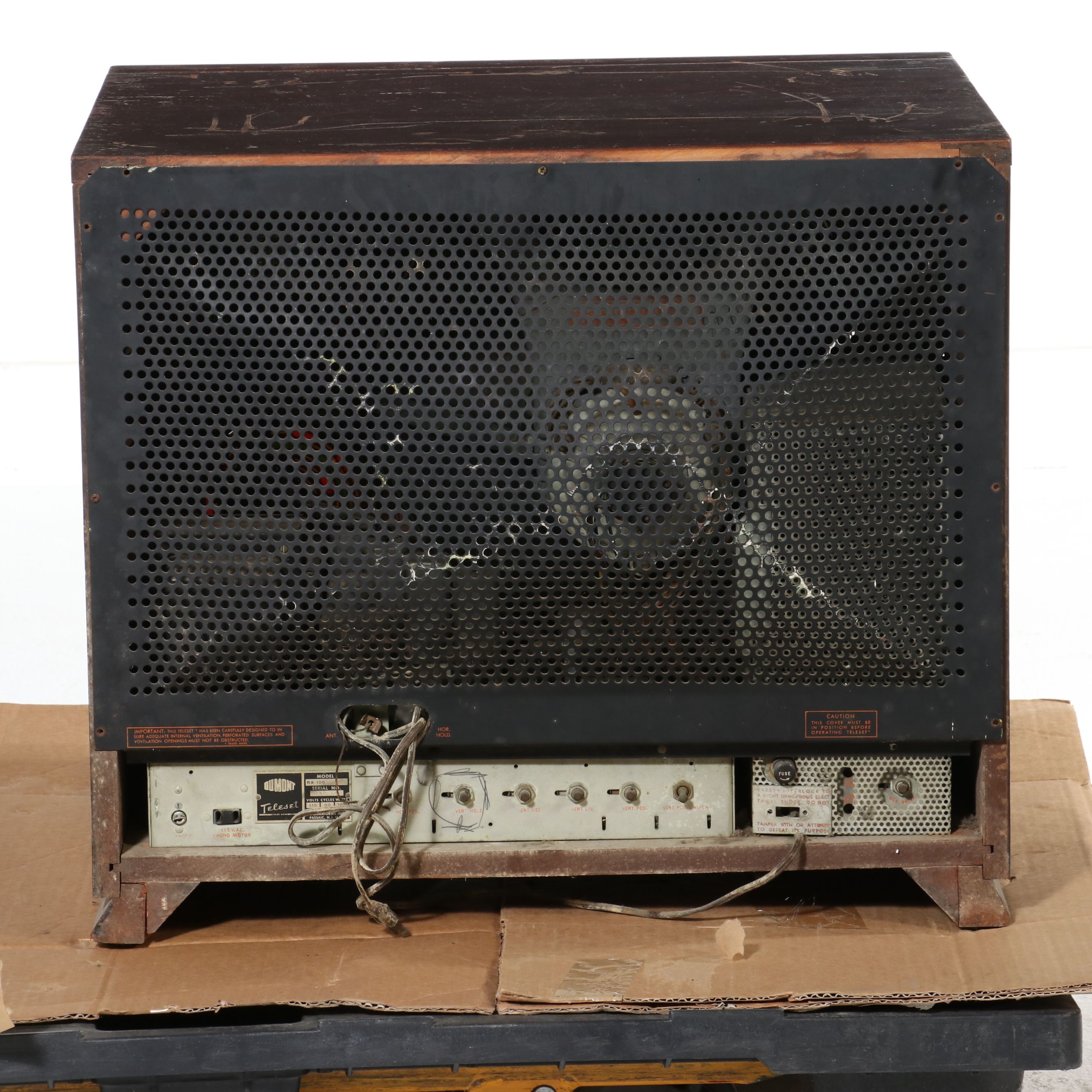 DuMont Teleset RA-105 "Roundie" Table TV with Phono/FM, Circa 1949