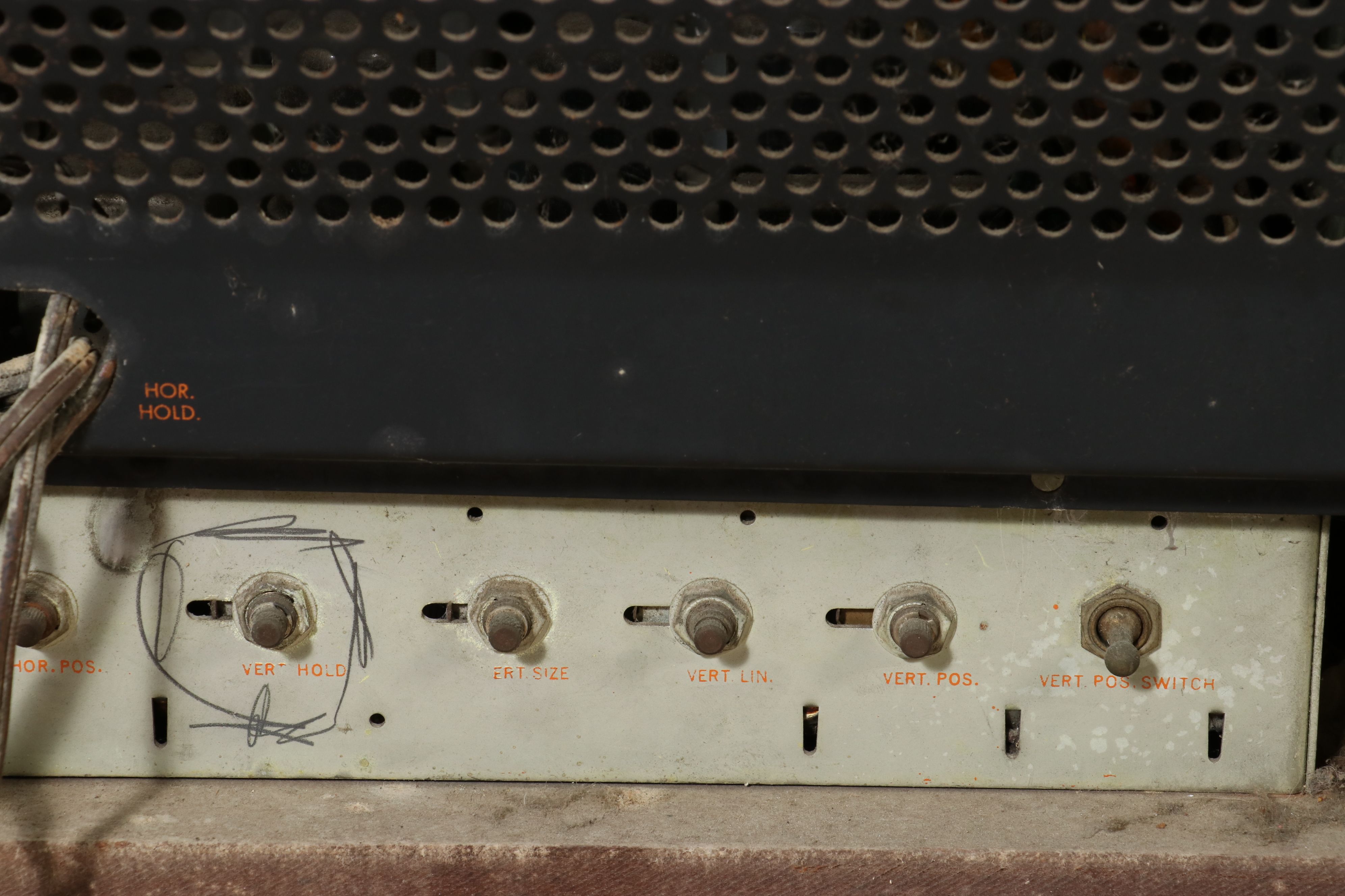 DuMont Teleset RA-105 "Roundie" Table TV with Phono/FM, Circa 1949