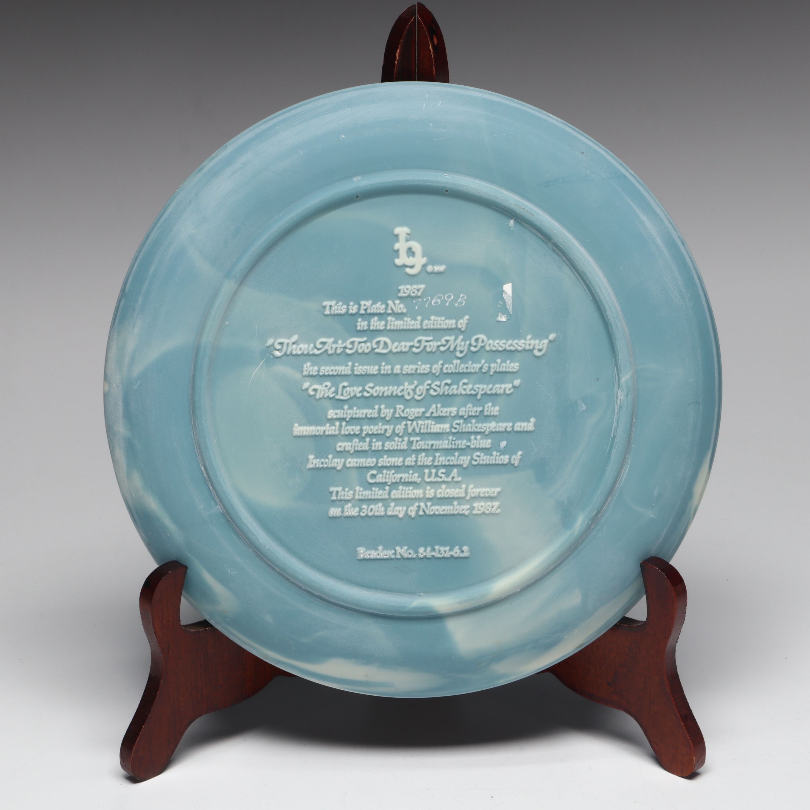 Incolay Studios Cameo Plate with Studio Dante di Volteradici Relief Wall Plate