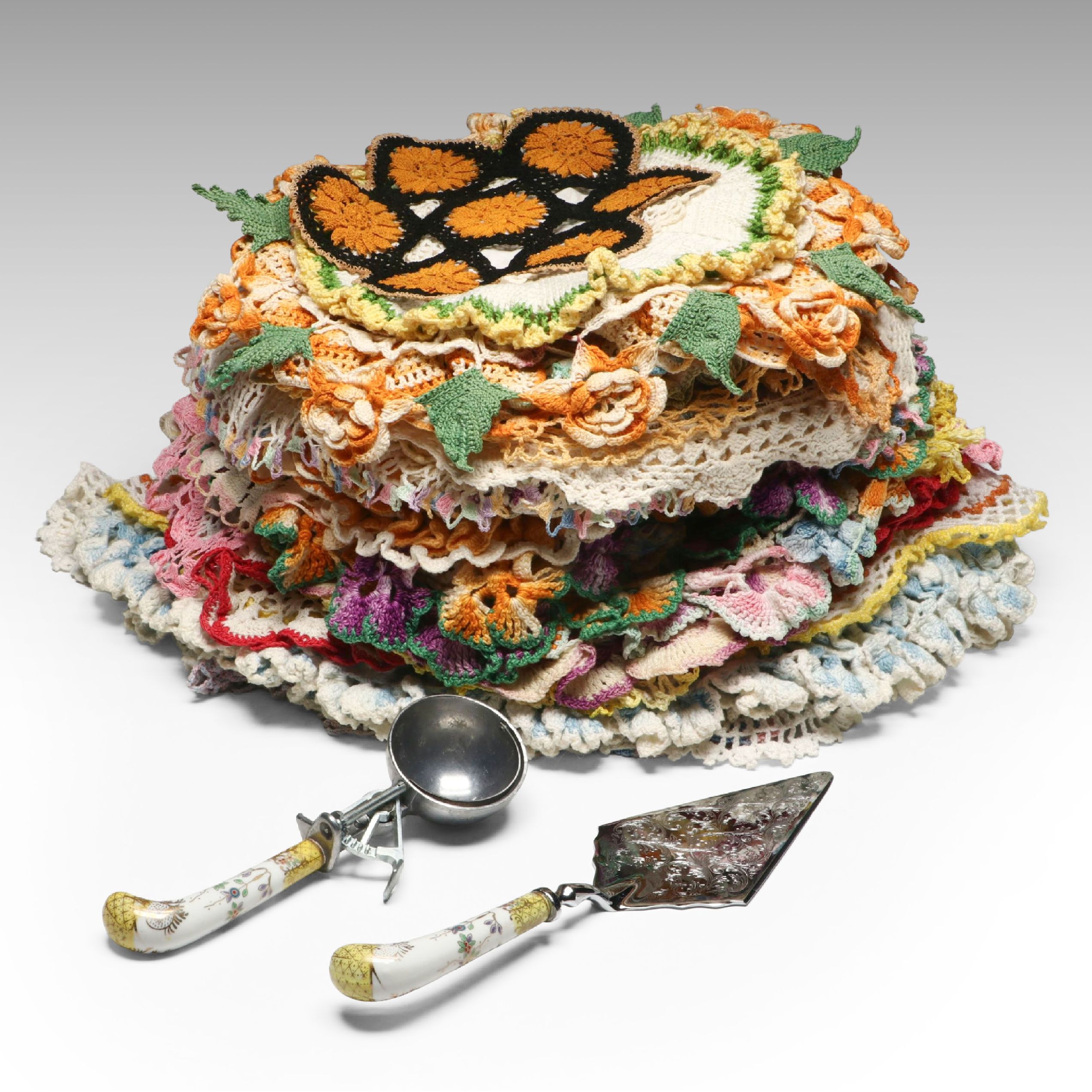 Porcelain Handle Pie Server and Ice Cream Scoop with Other Colorful Embroidery