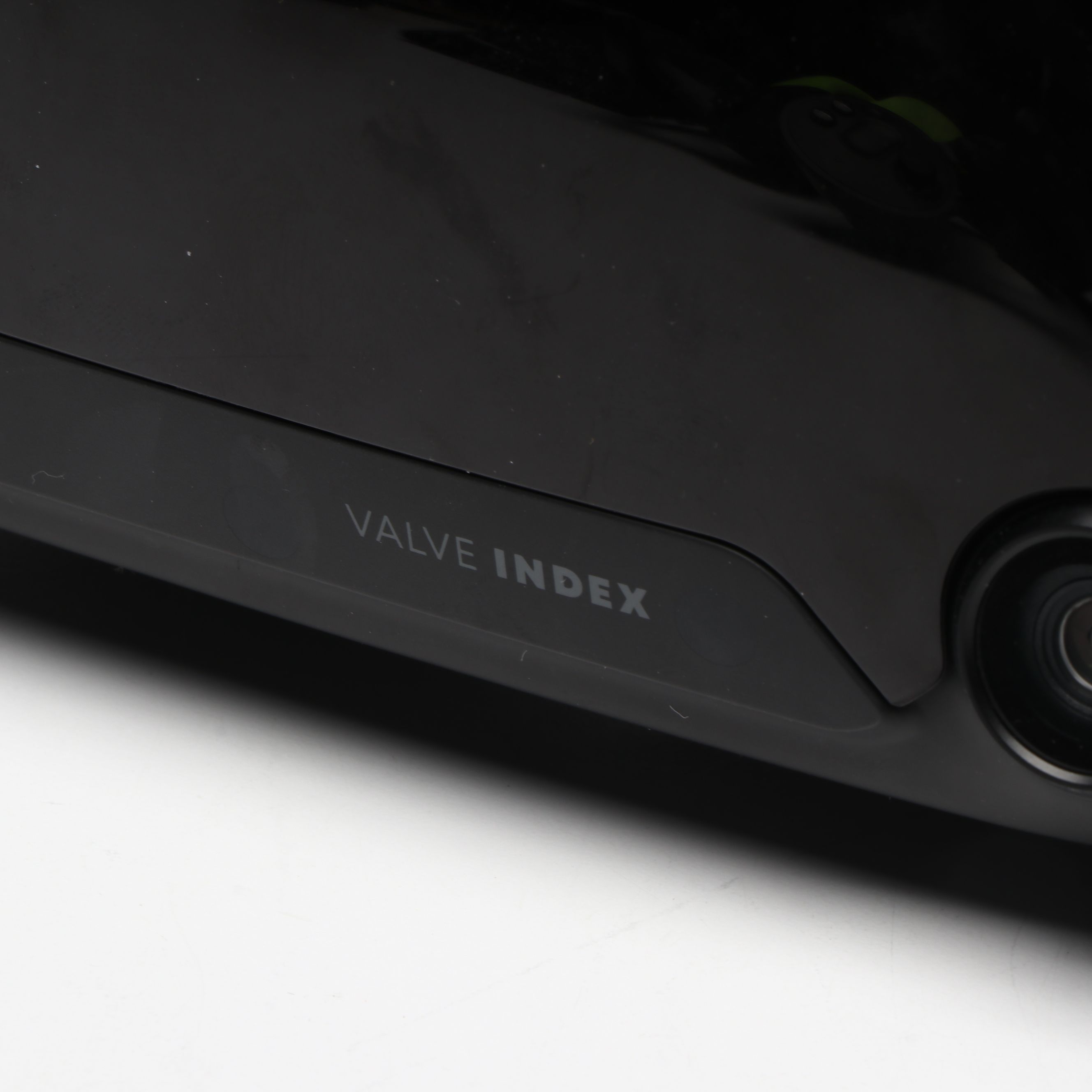 Valve Index Virtual Reality Kit Including Headset, Controllers and Base Stations