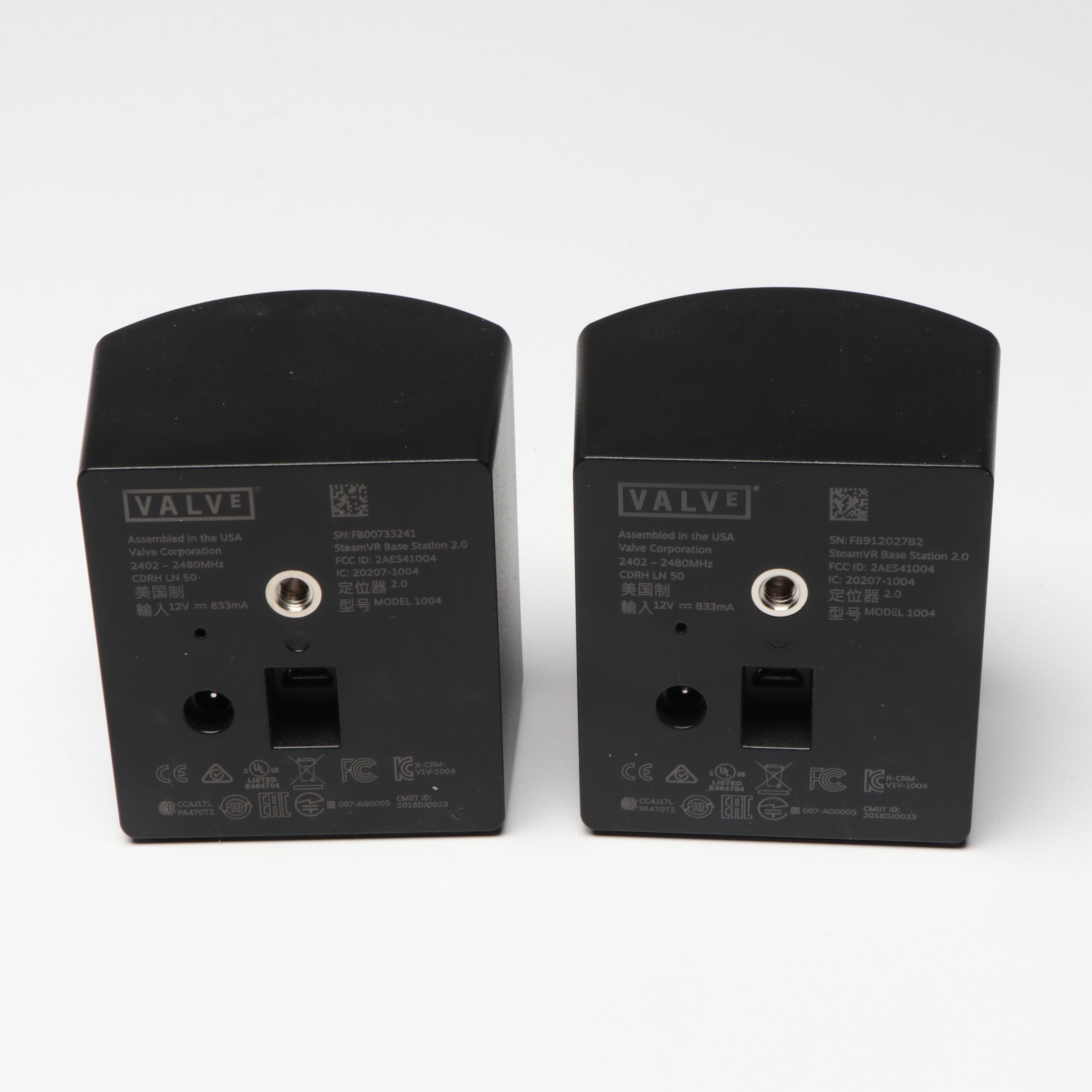 Valve Index Virtual Reality Kit Including Headset, Controllers and Base Stations