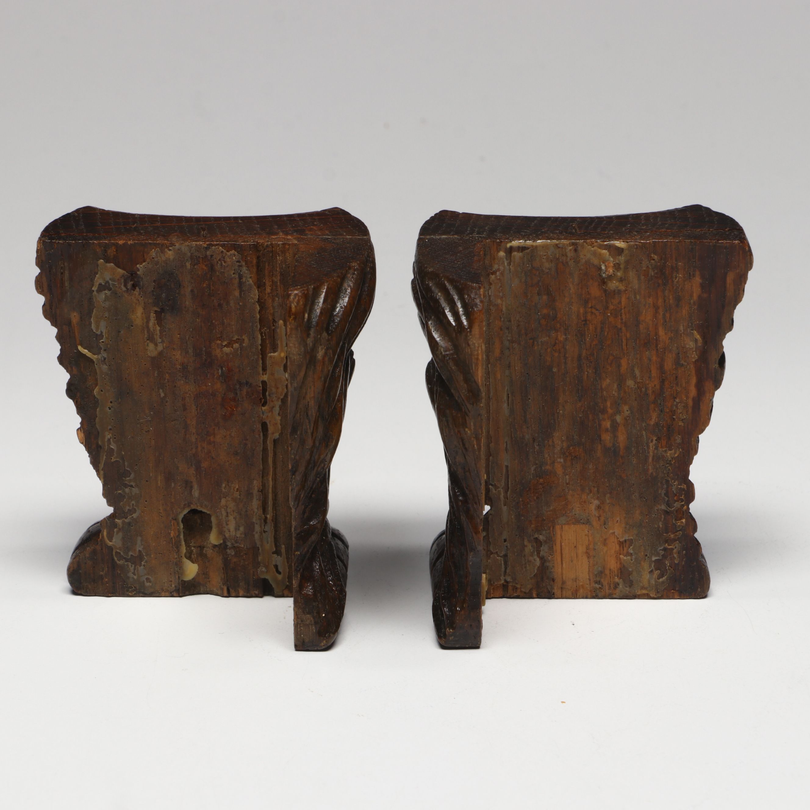 Peterson Brothers Footed Cedar Box, Cauldron Match Holder and More Décor