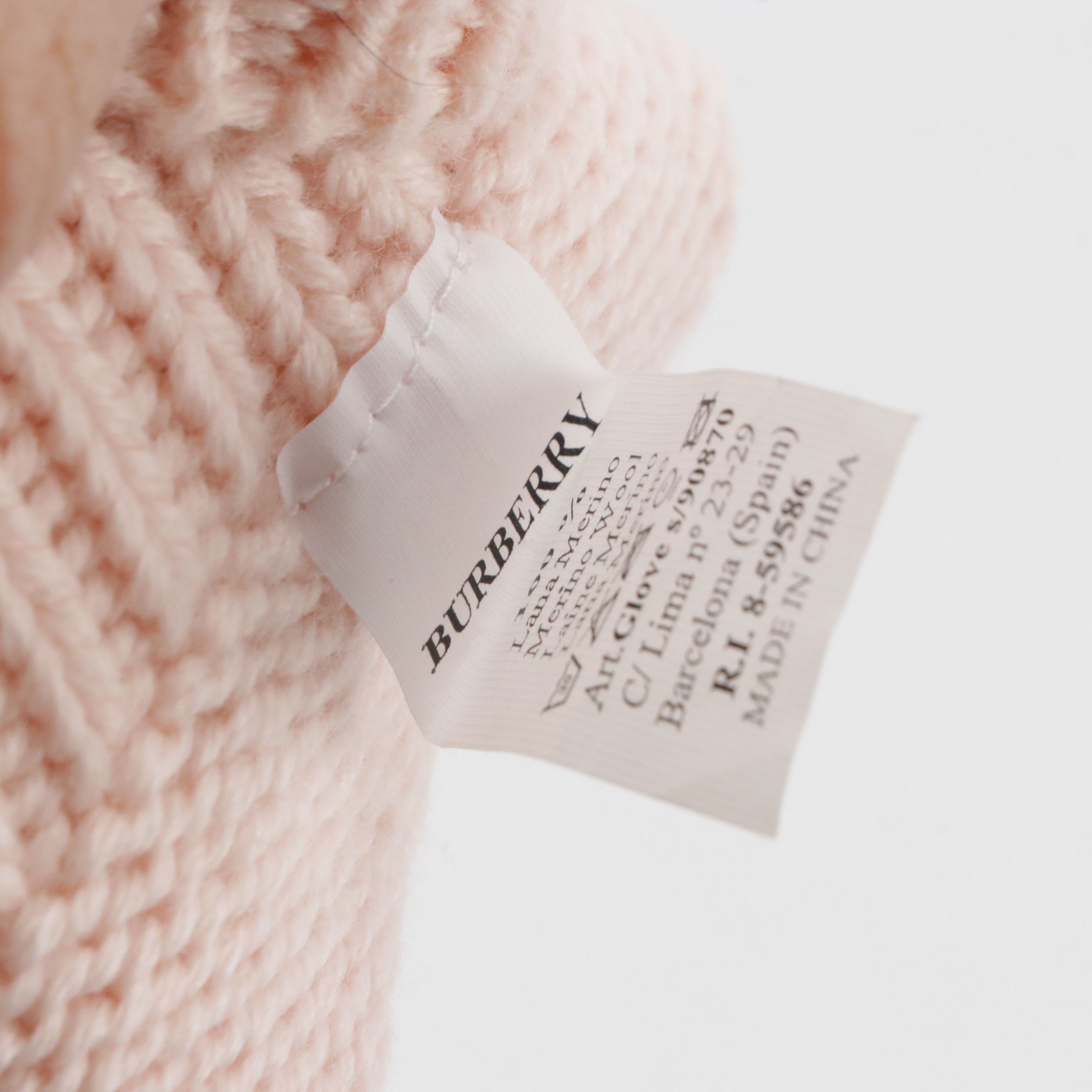 Burberry London Aran Cable Stitch Knit Gloves in Light Pink Merino Wool
