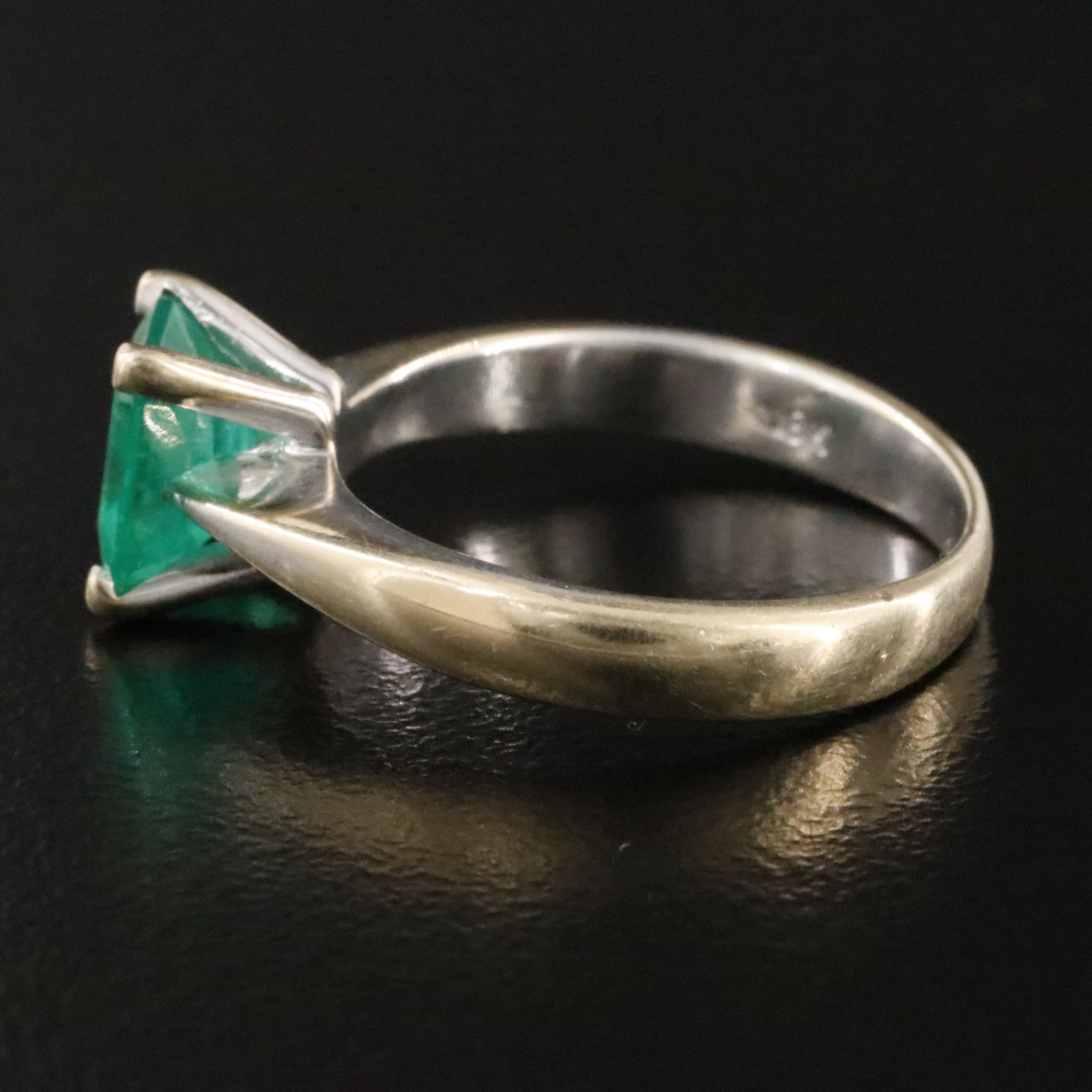 18K 1.08 CT Emerald Ring