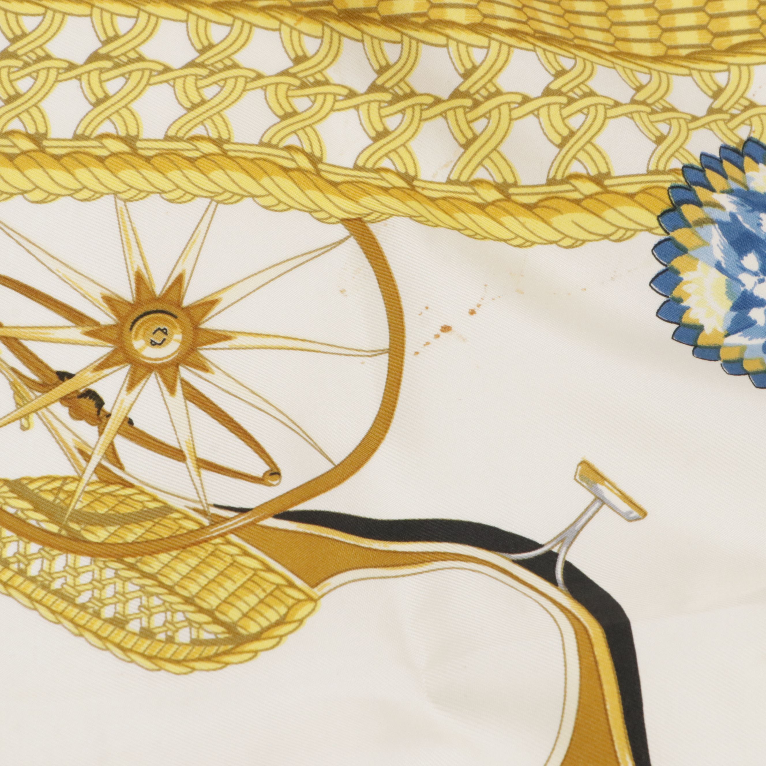 Hermès Early Issue "Voitures Paniers" Scarf 90 in Silk Twill with Box