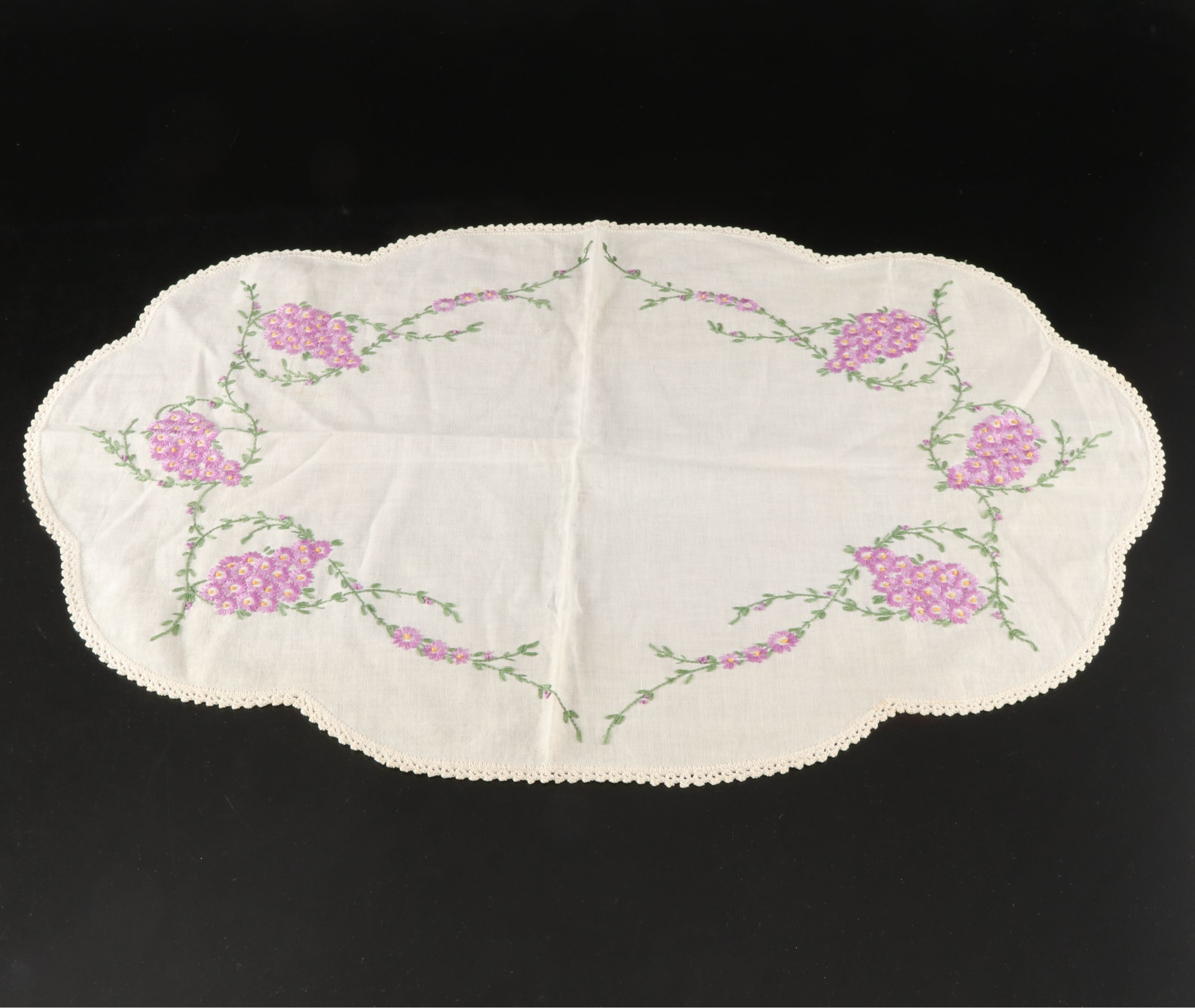 Embroidered Star-Shaped Doilies, Daisy Table Runner, and More Table Linens