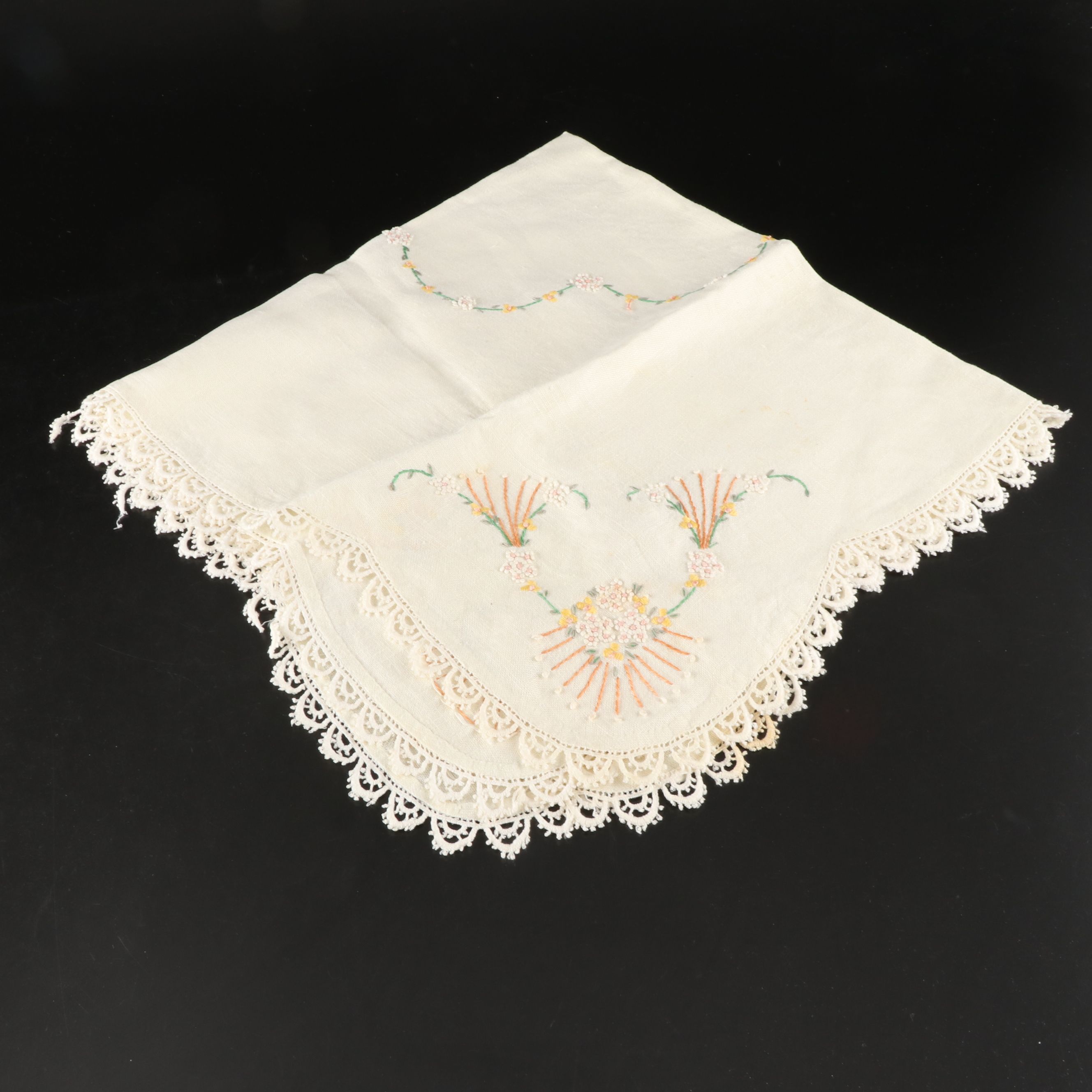 Embroidered Star-Shaped Doilies, Daisy Table Runner, and More Table Linens