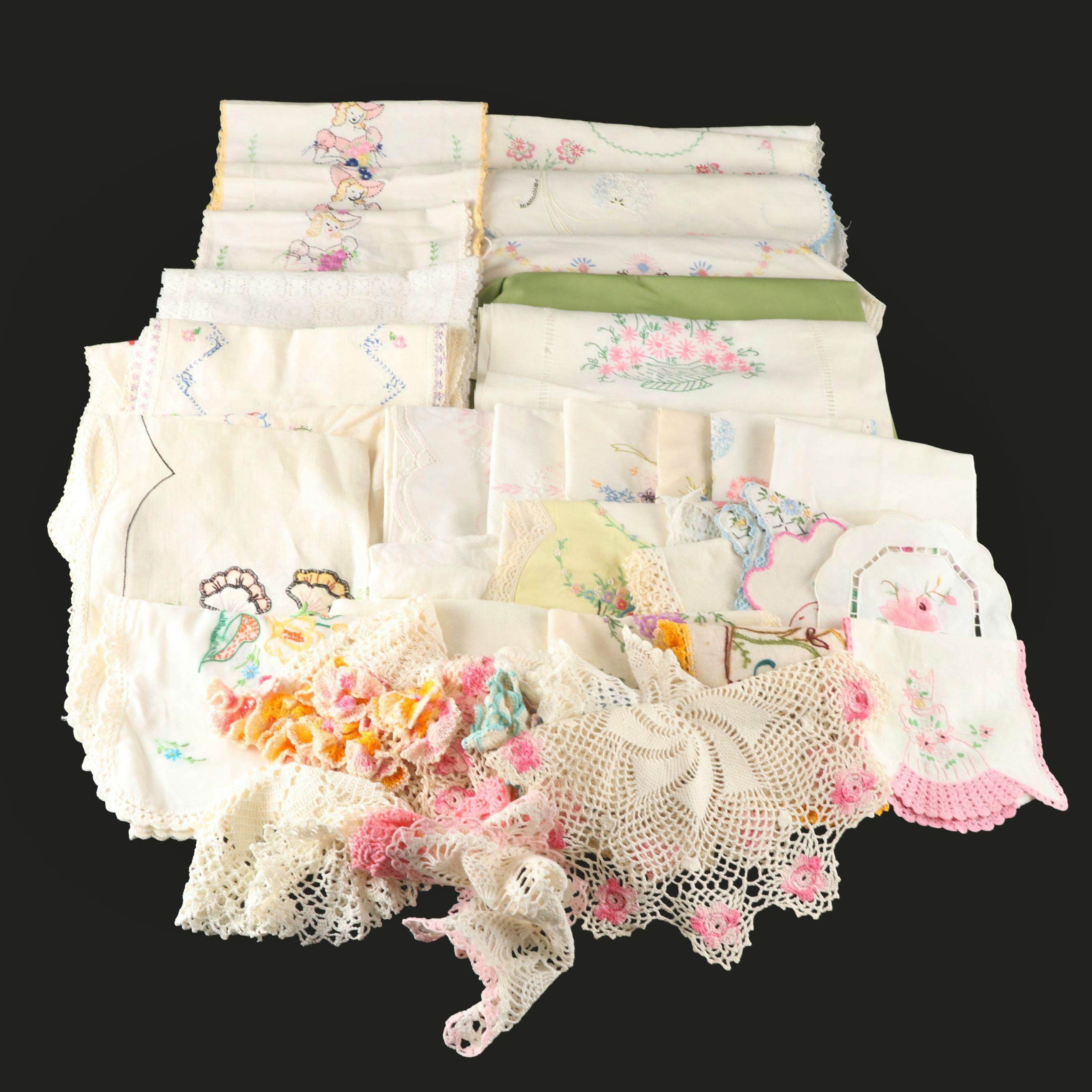 Embroidered Star-Shaped Doilies, Daisy Table Runner, and More Table Linens