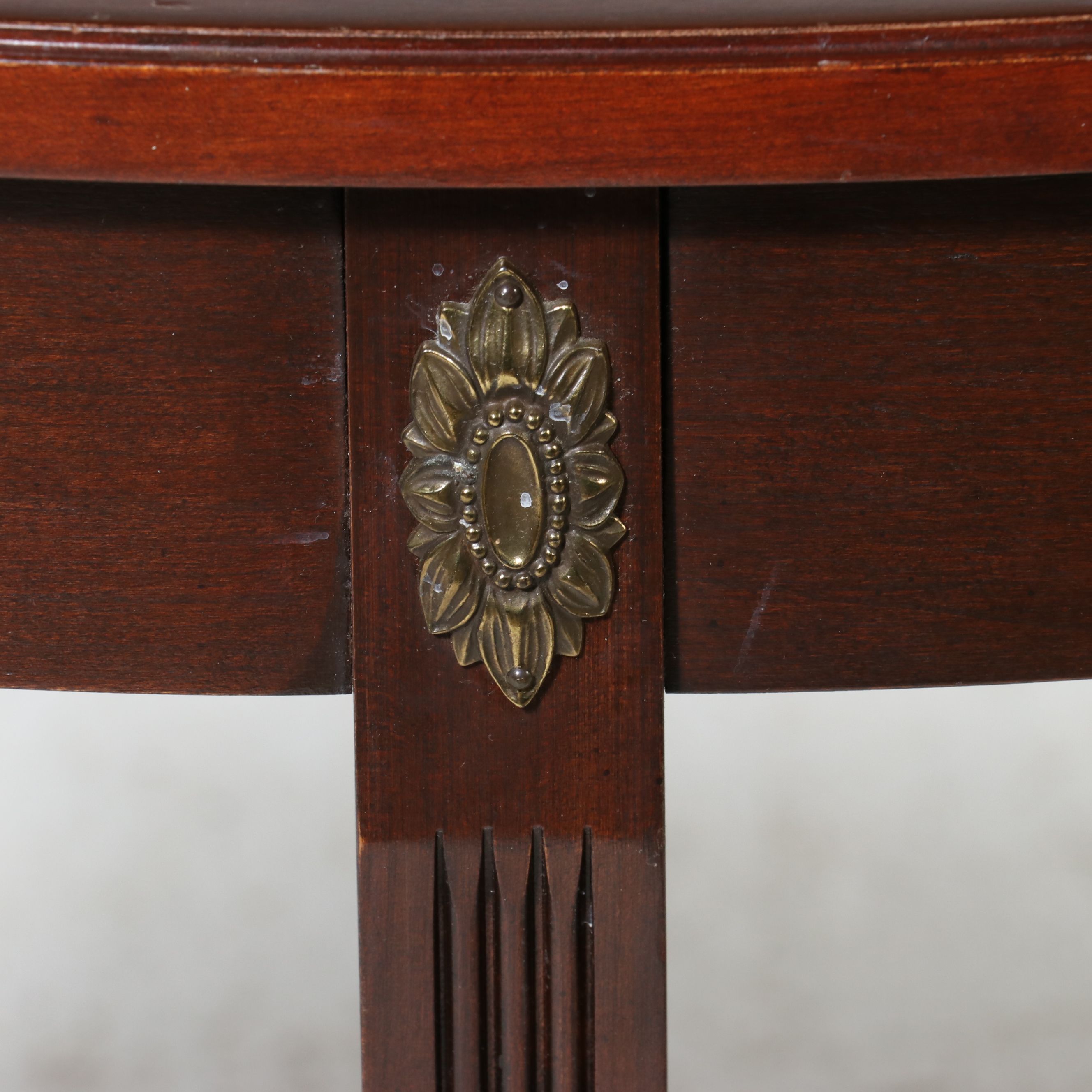 Ethan Allen Federal Style Mahogany Demilune Hall Table