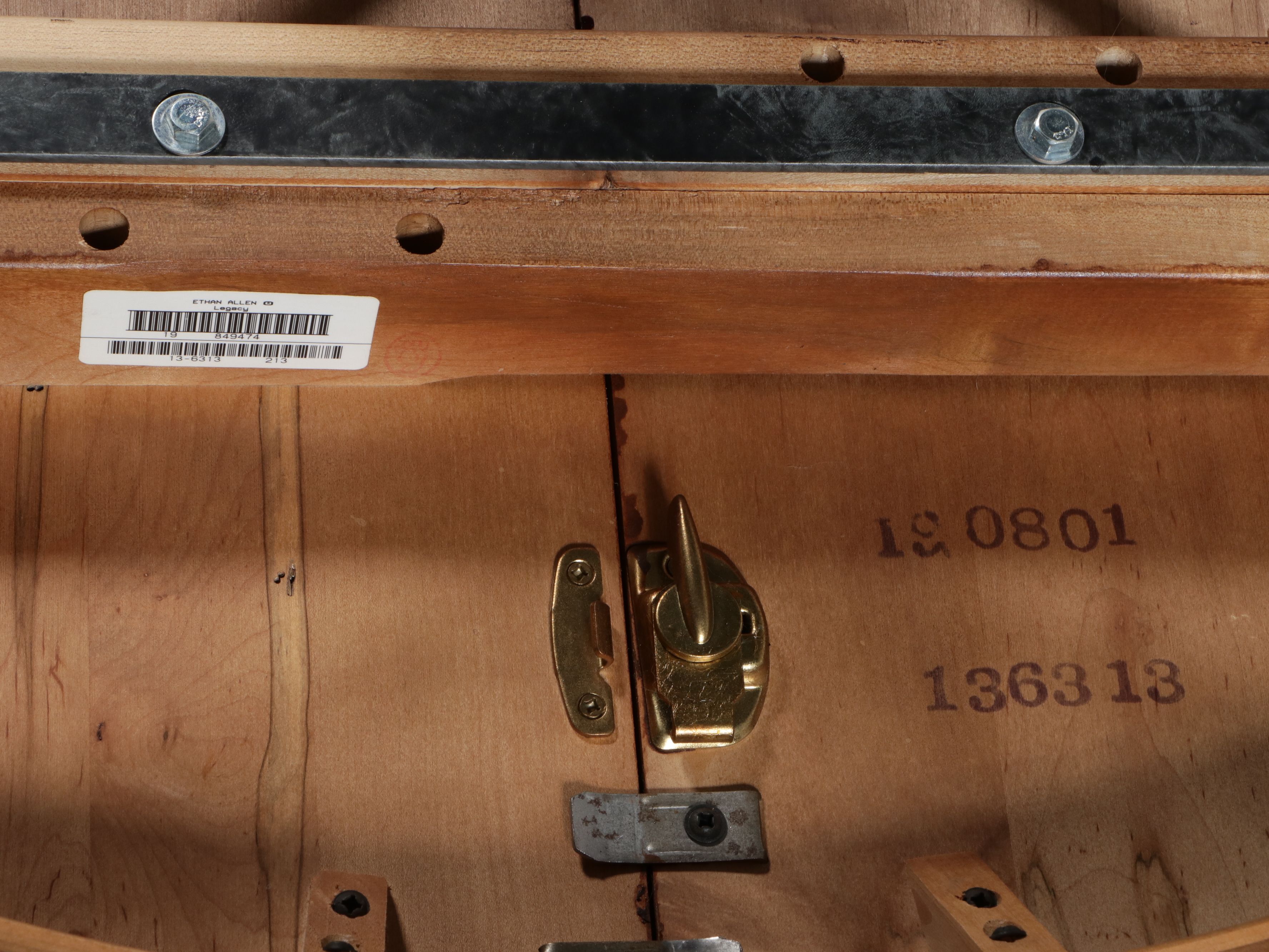 Ethan Allen "Legacy" Collection Cherry Dining Table, 21st Century