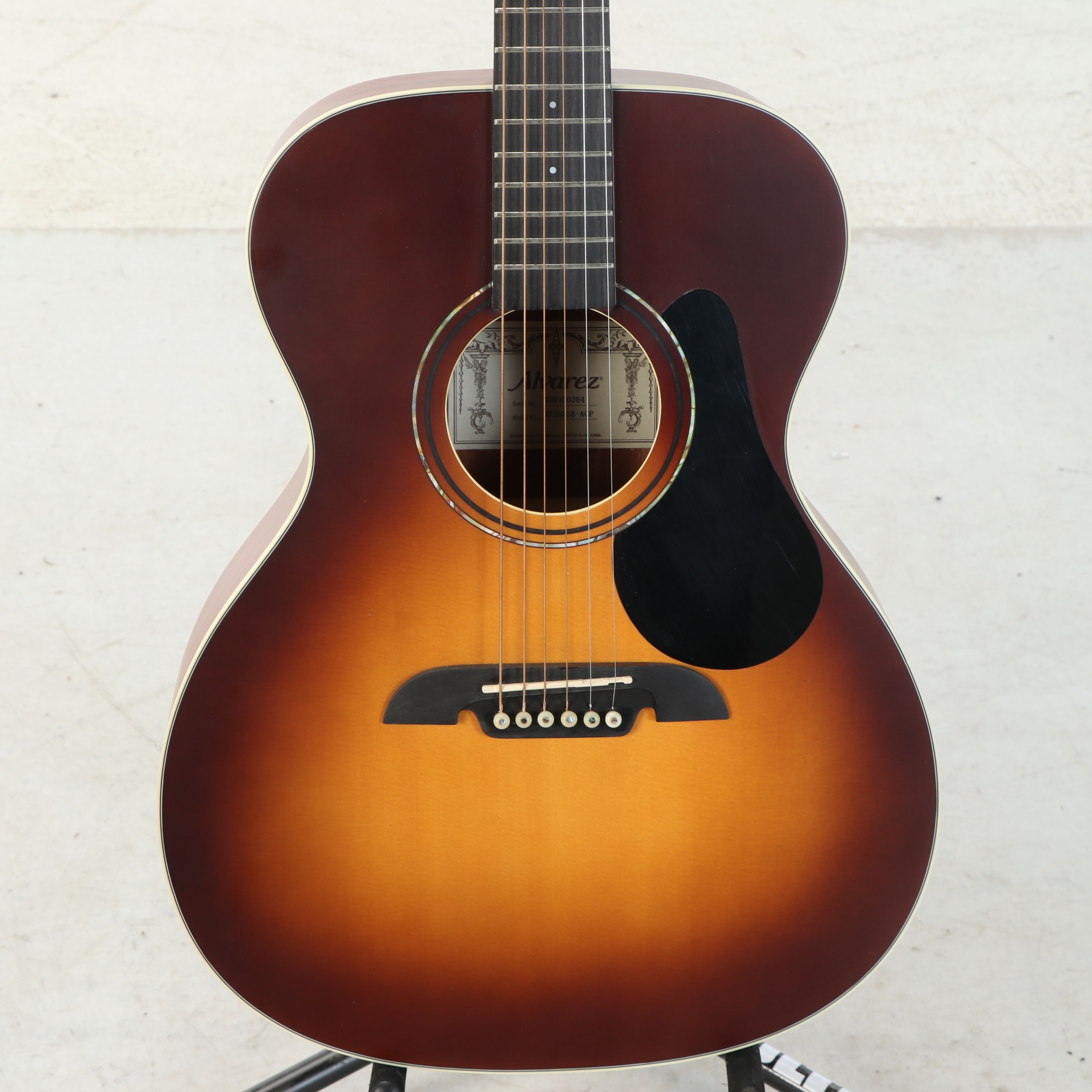 Alvarez Regent Folk/Orchestral Model Sunburst Acoustic Guitar