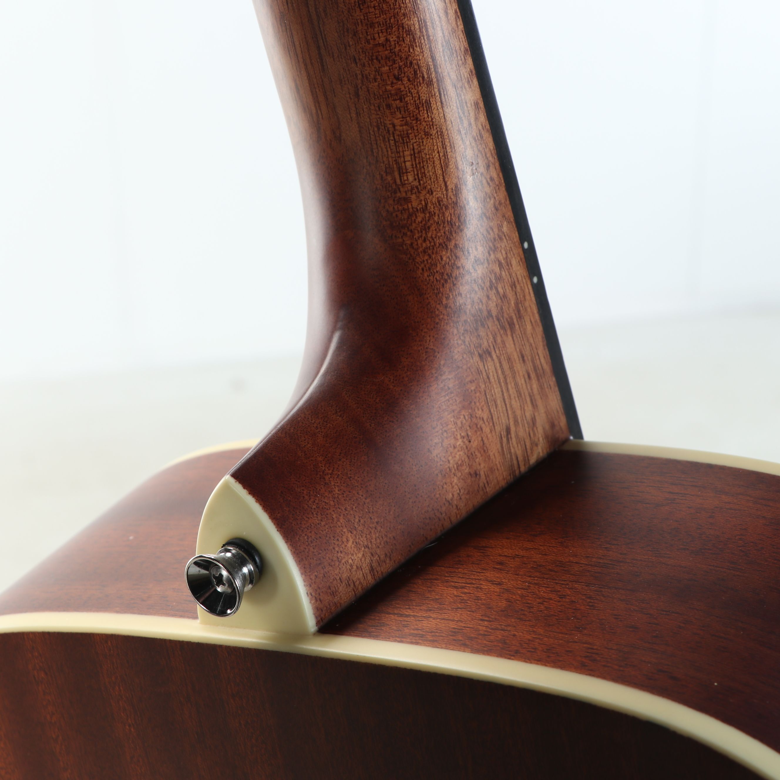 Alvarez Regent Folk/Orchestral Model Sunburst Acoustic Guitar