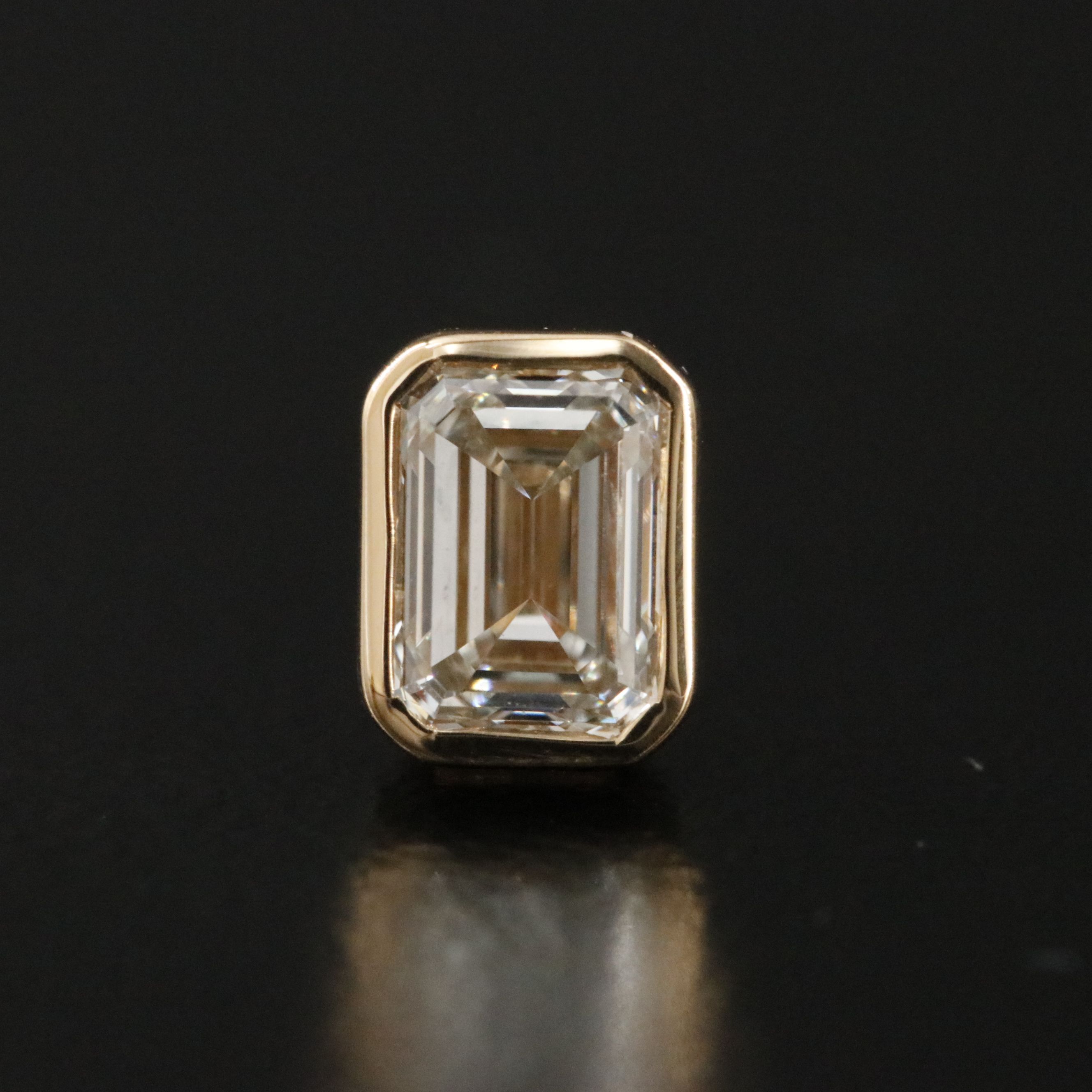 18K 1.03 CTW Diamond Stud Earrings with GIA Reports