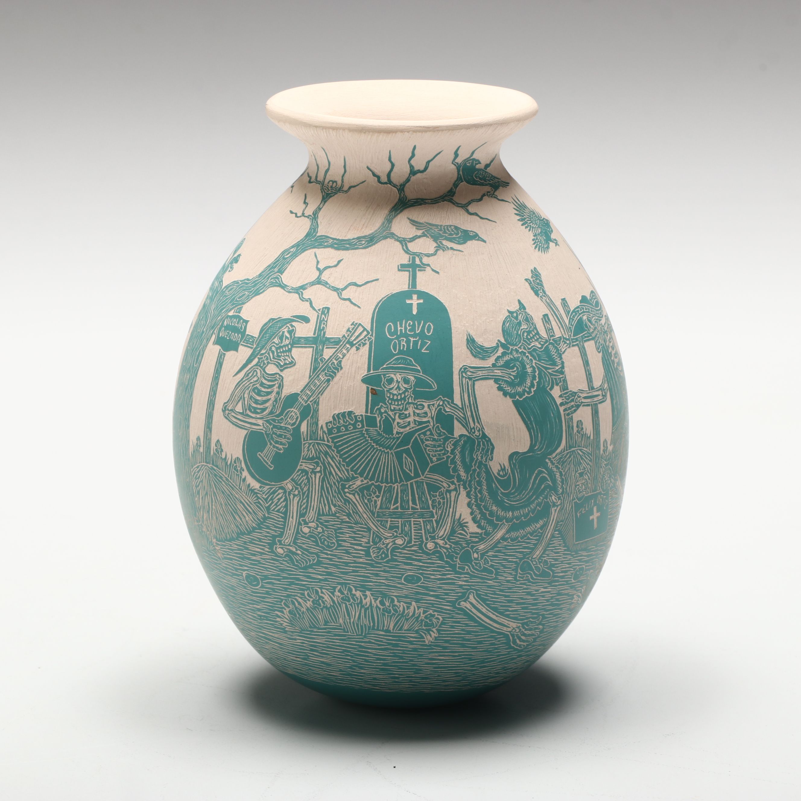 Gabriela Peréz de Martínez "Day of the Dead" Mata Ortiz Pueblo Pottery Vase