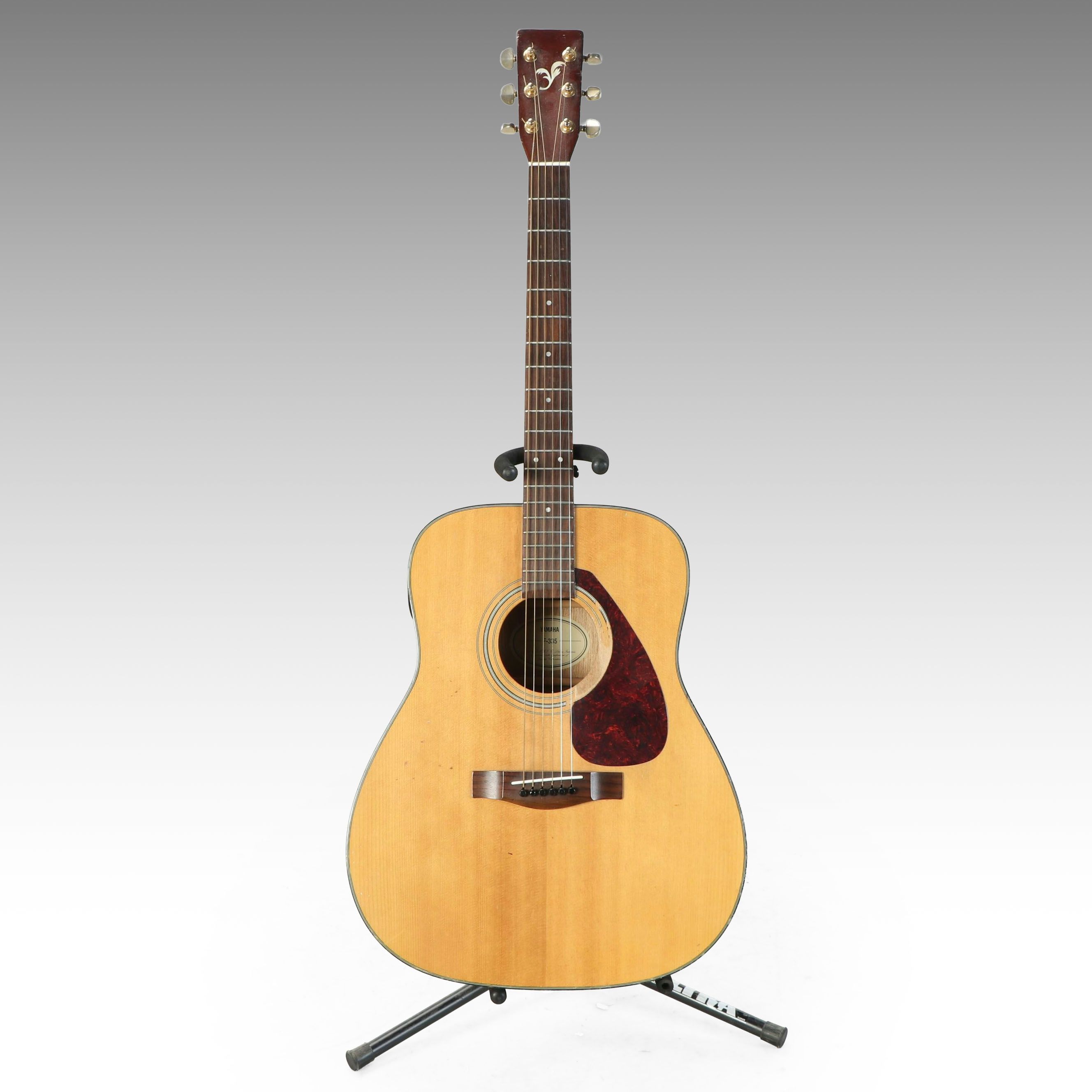 Yamaha Spruce Top Dreadnought Acoustic Guitar