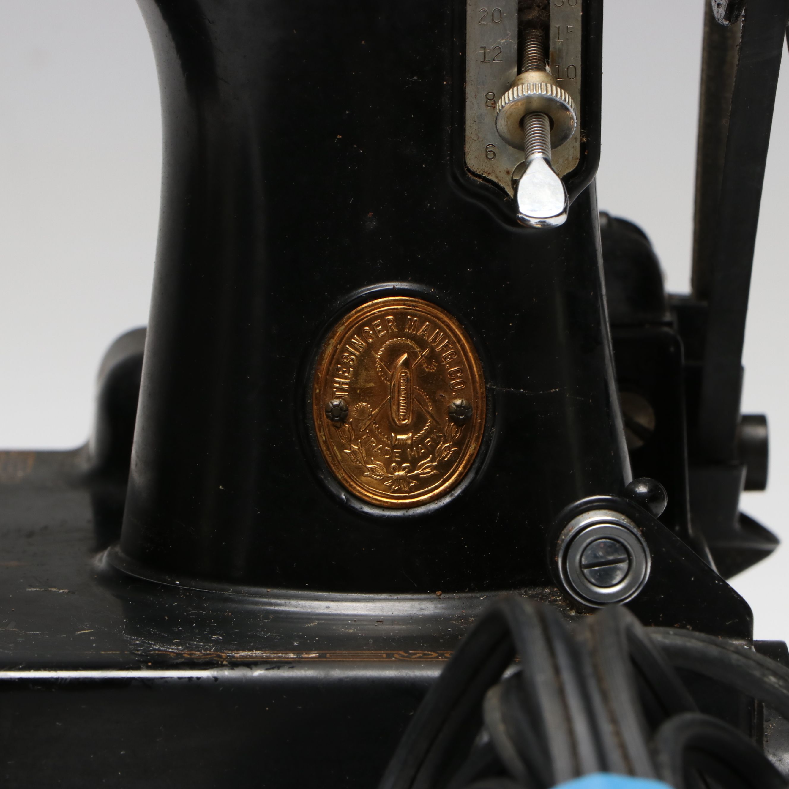 Singer Model 221 Featherweight Sewing Machine