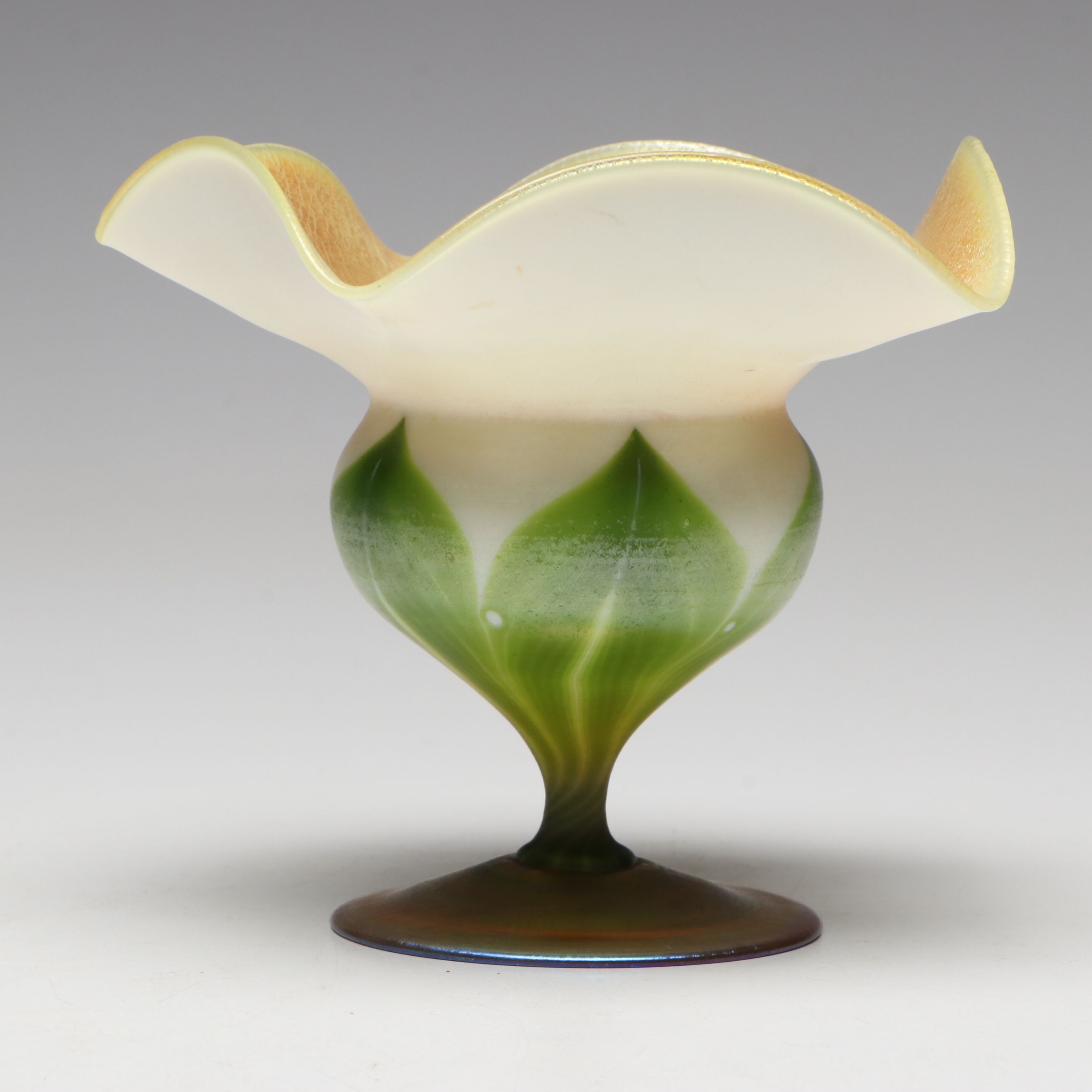 Louis Comfort Tiffany Ruffled Favrile Glass Compote, Early 20th C.