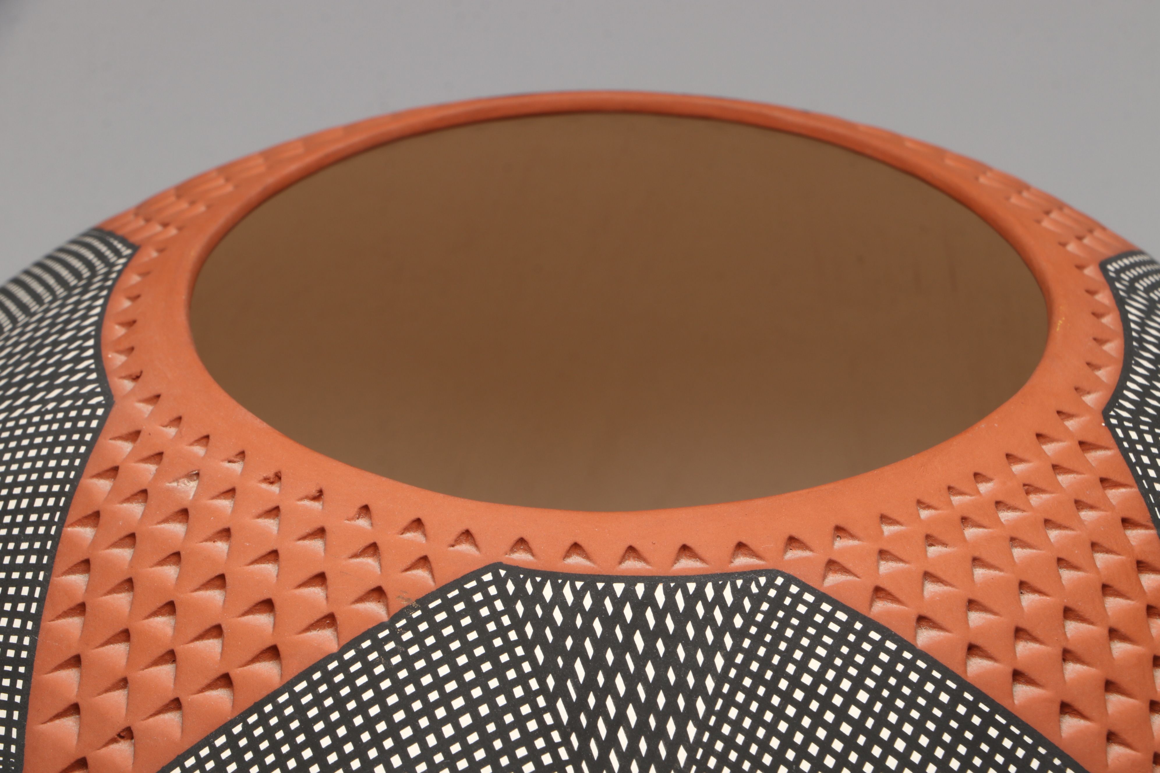 Jay Vallo Acoma Pueblo Pottery Fine Line Vase