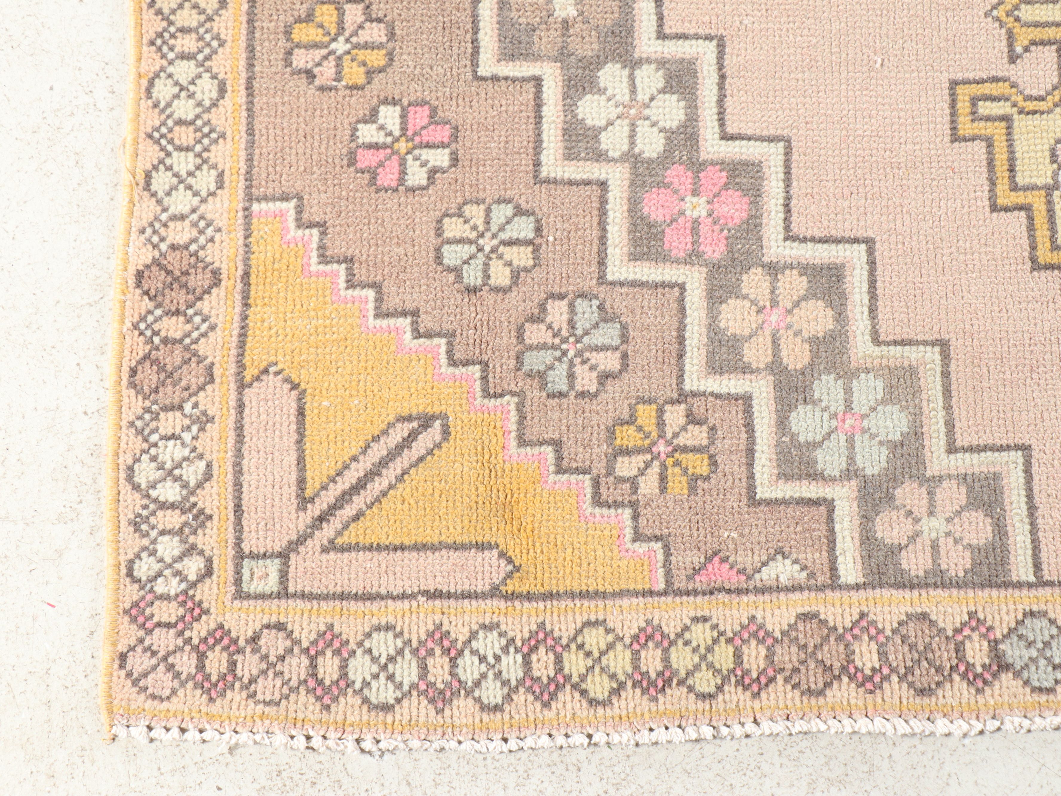 4'6 x 9' Hand-Knotted Turkish Anatolian Area Rug