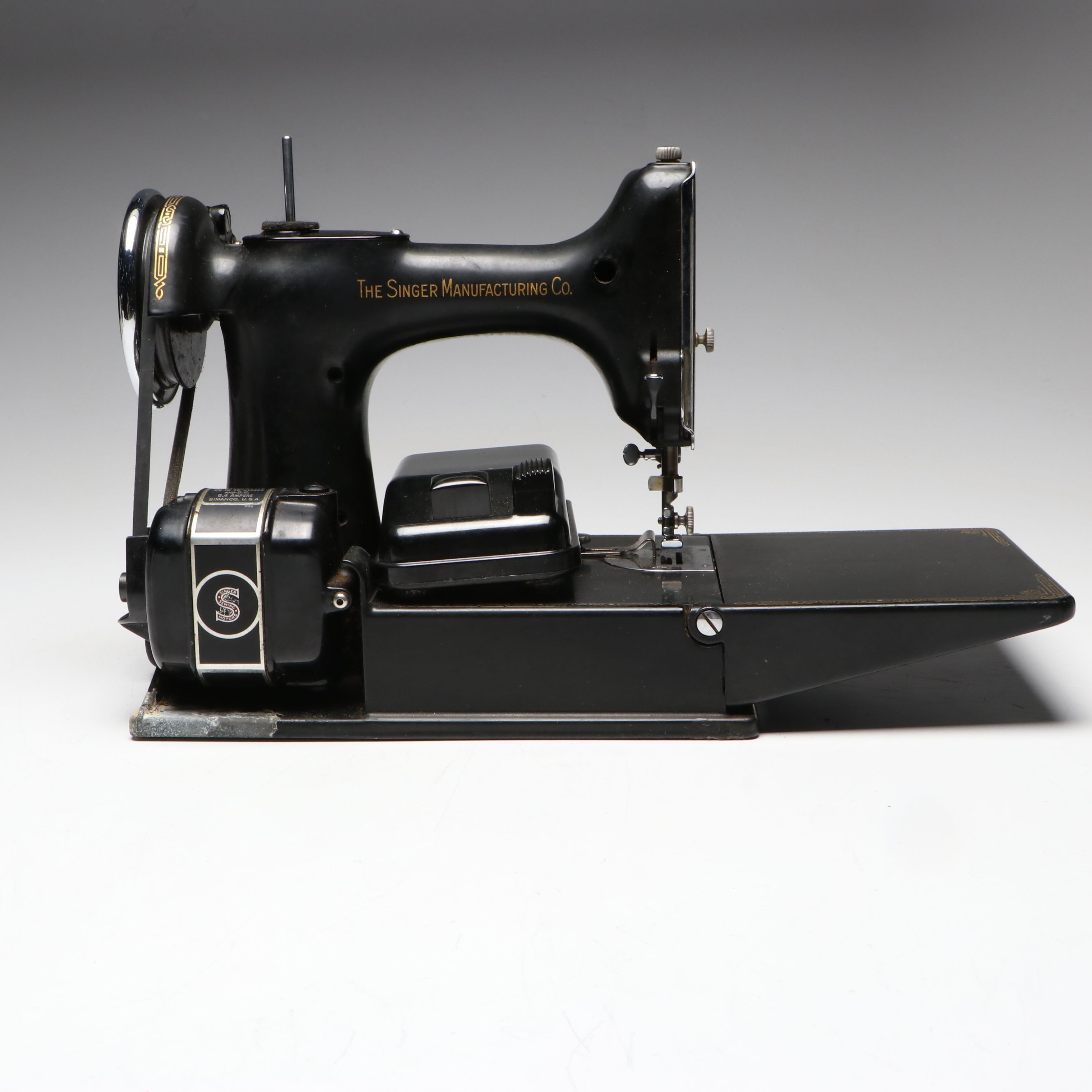 Singer Model 221 Featherweight Sewing Machine