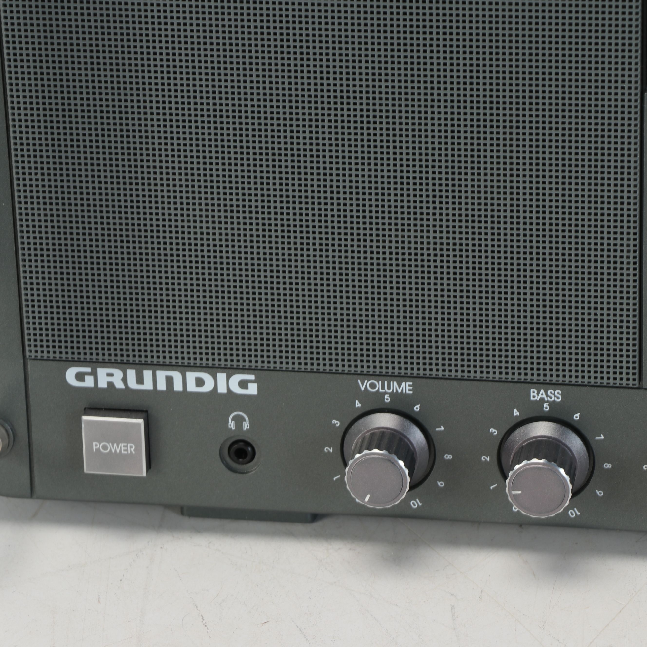 Grundig Satellit 800 Millennium Radio