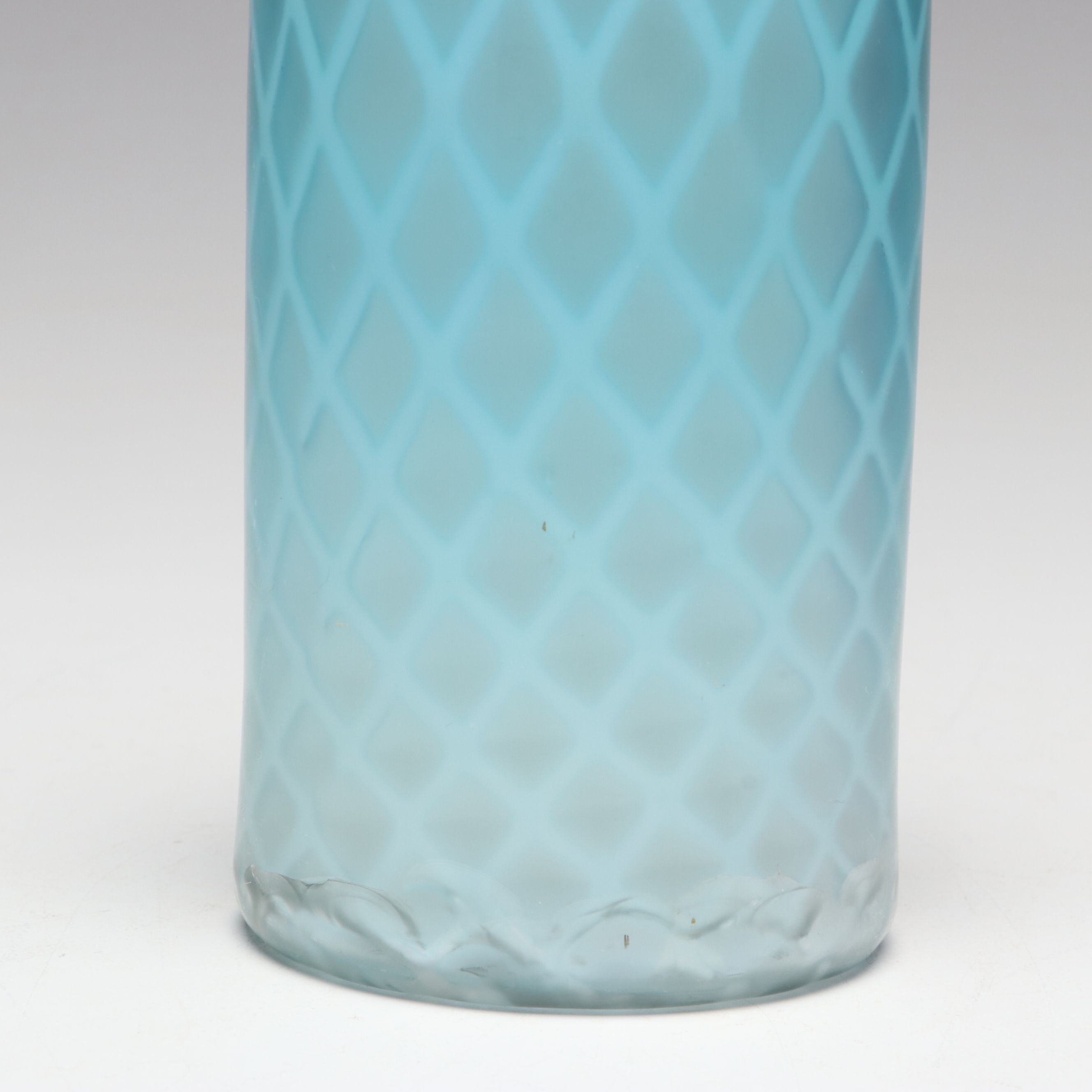 Satin Glass Diamond Quilted Pattern Oil Bottle with Spatter Glass Decanter