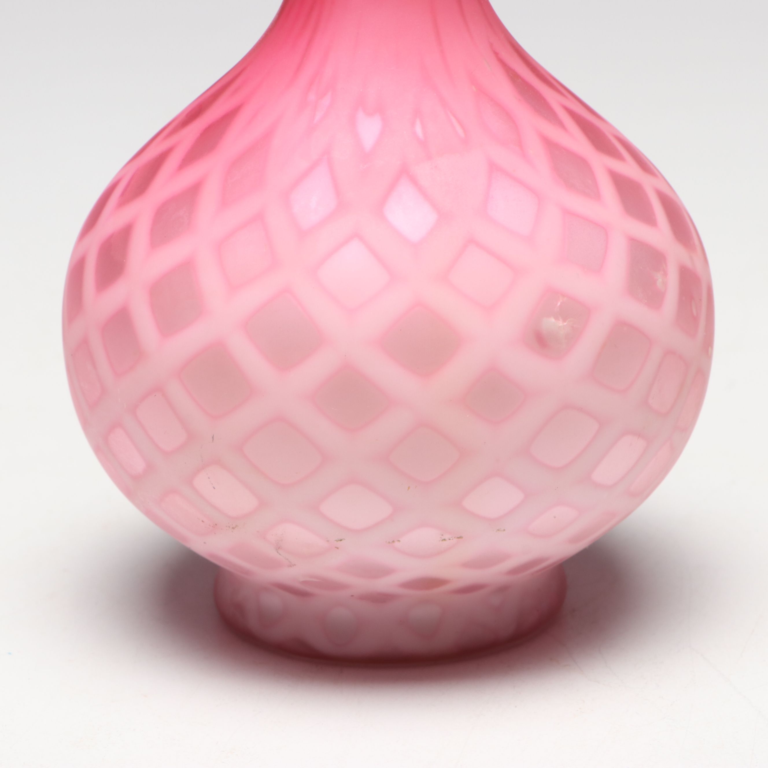 Satin Glass Diamond Quilted Pattern Oil Bottle with Spatter Glass Decanter