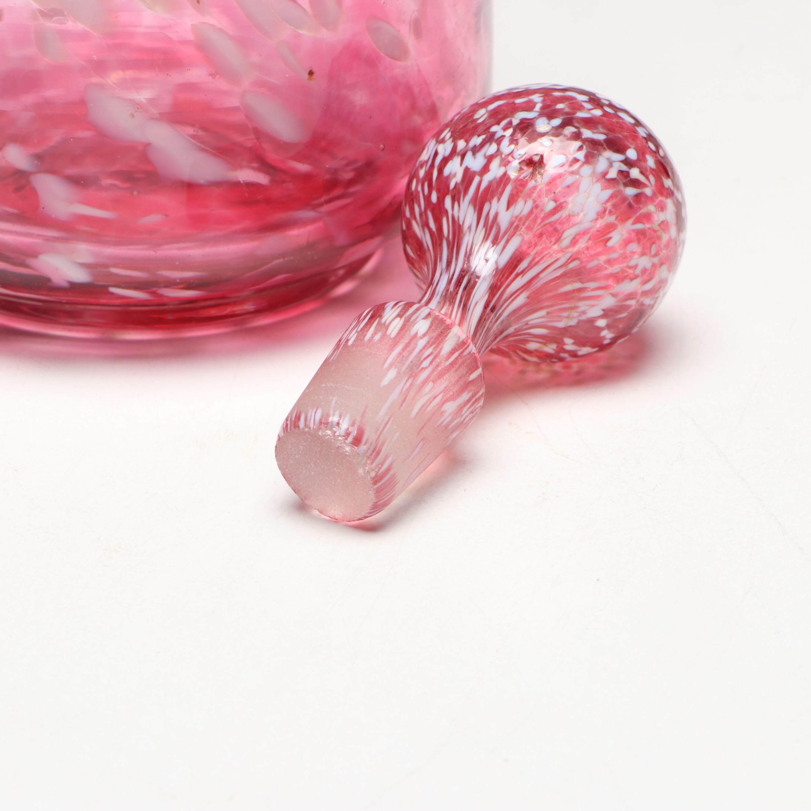 Satin Glass Diamond Quilted Pattern Oil Bottle with Spatter Glass Decanter