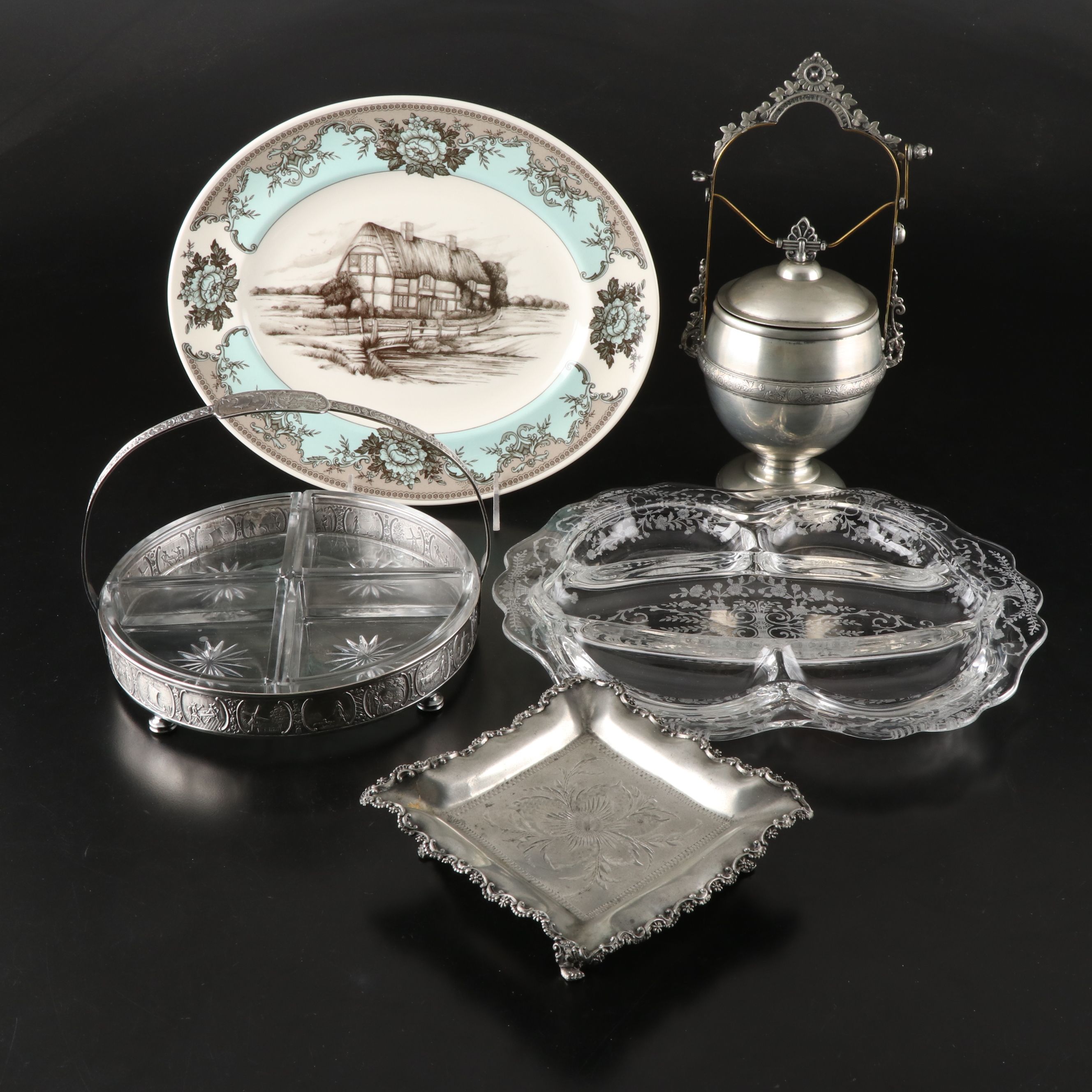 Cambridge "Portia" and Other Divided Servers with More Serveware and Accessories