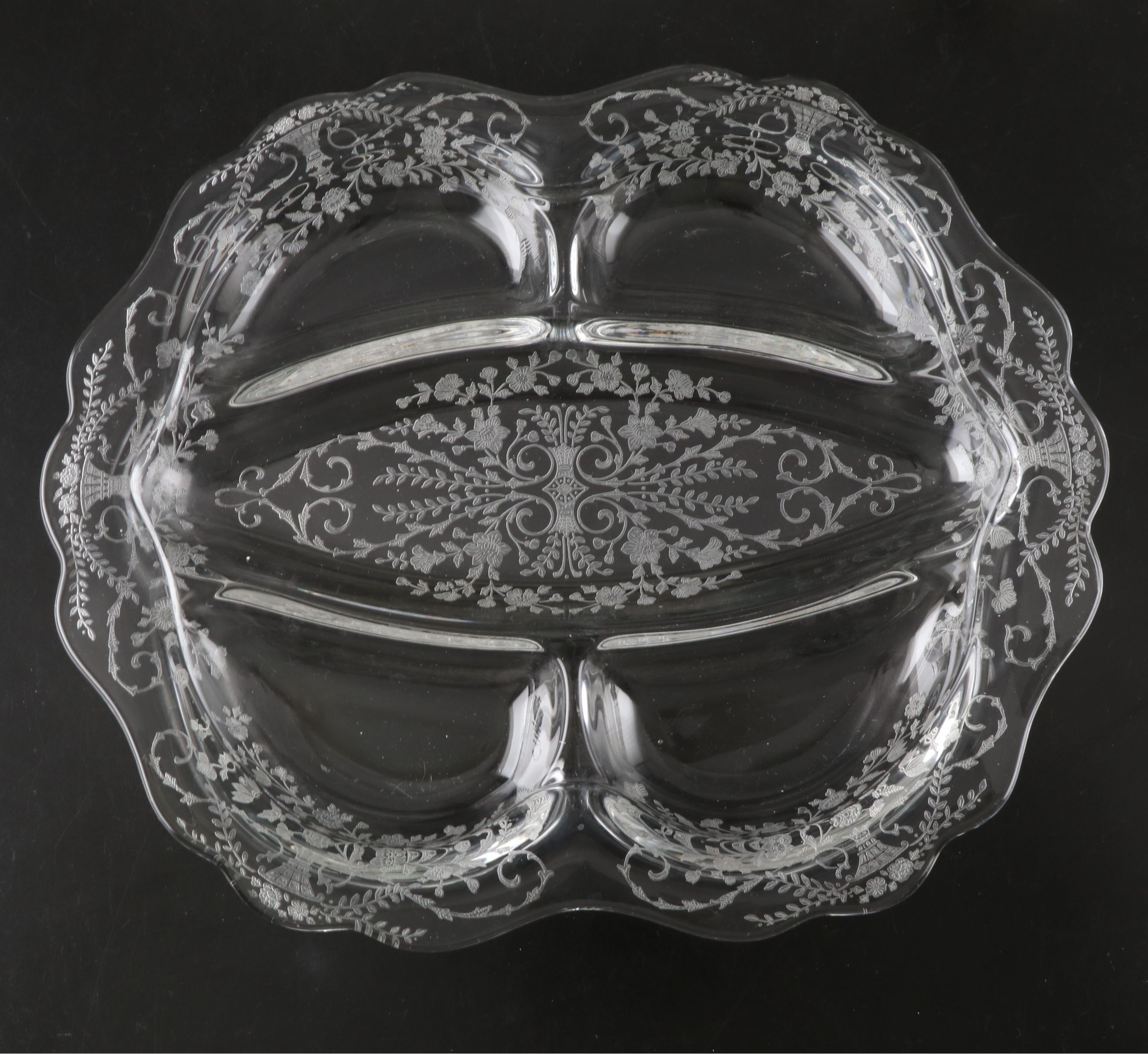 Cambridge "Portia" and Other Divided Servers with More Serveware and Accessories