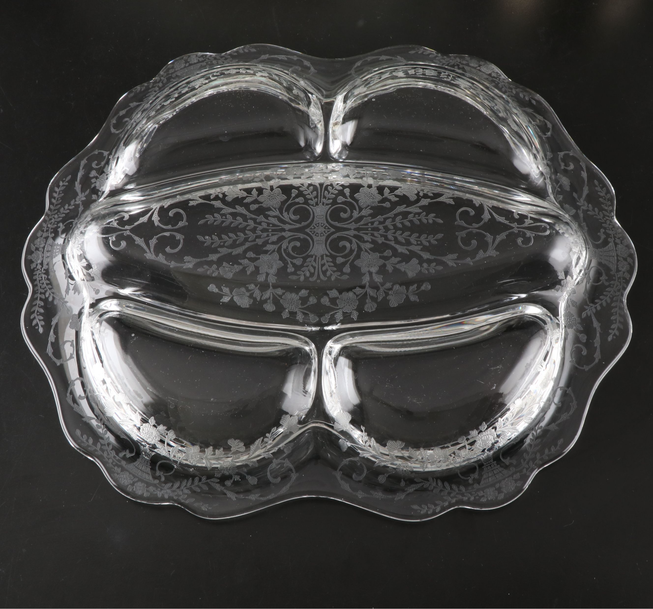 Cambridge "Portia" and Other Divided Servers with More Serveware and Accessories