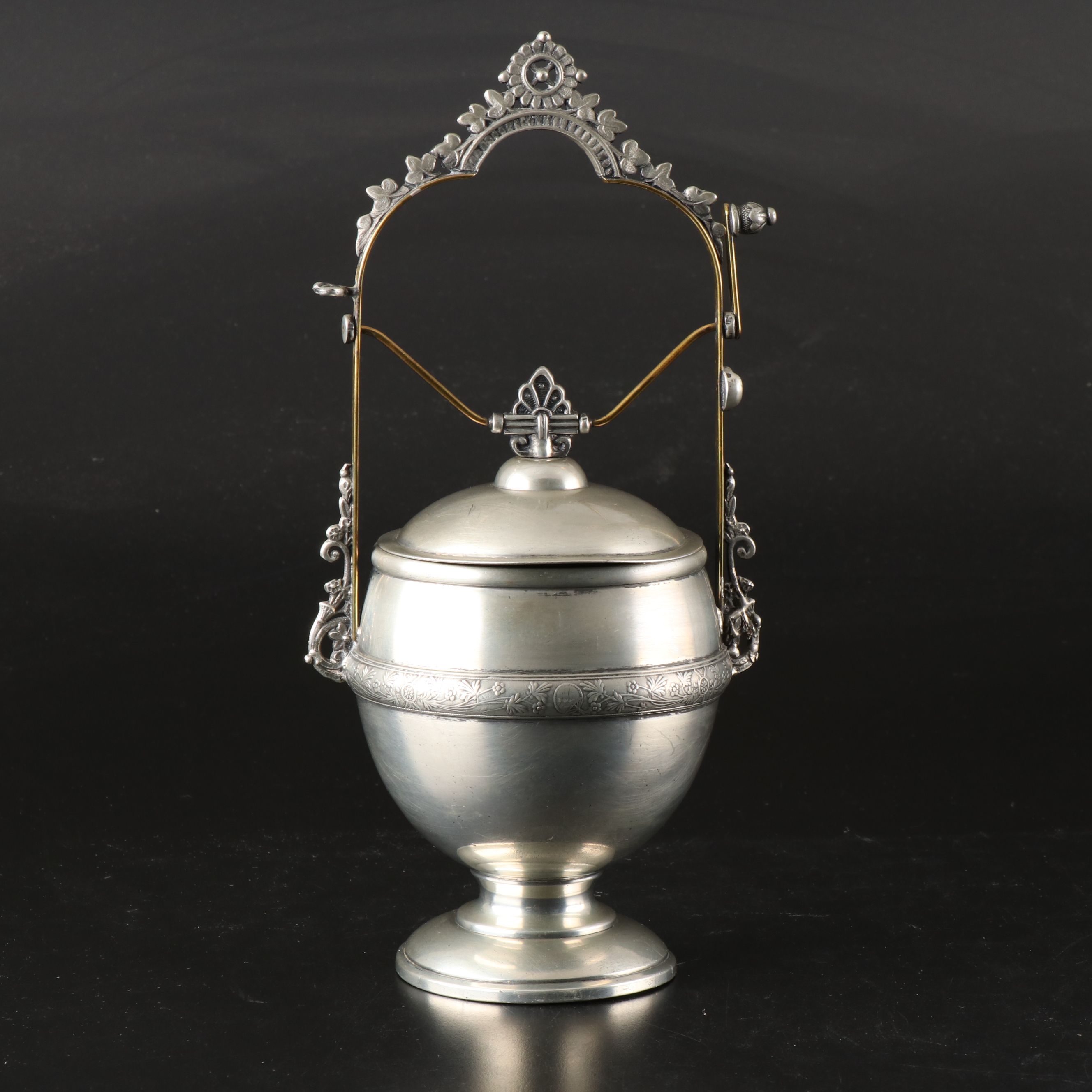 Cambridge "Portia" and Other Divided Servers with More Serveware and Accessories