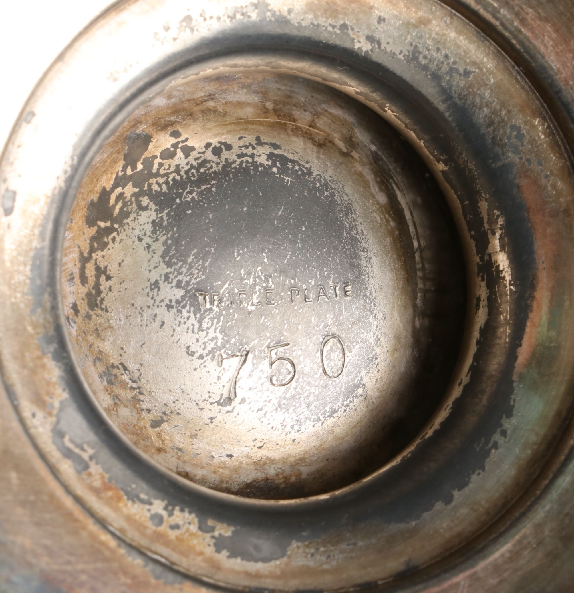 Cambridge "Portia" and Other Divided Servers with More Serveware and Accessories