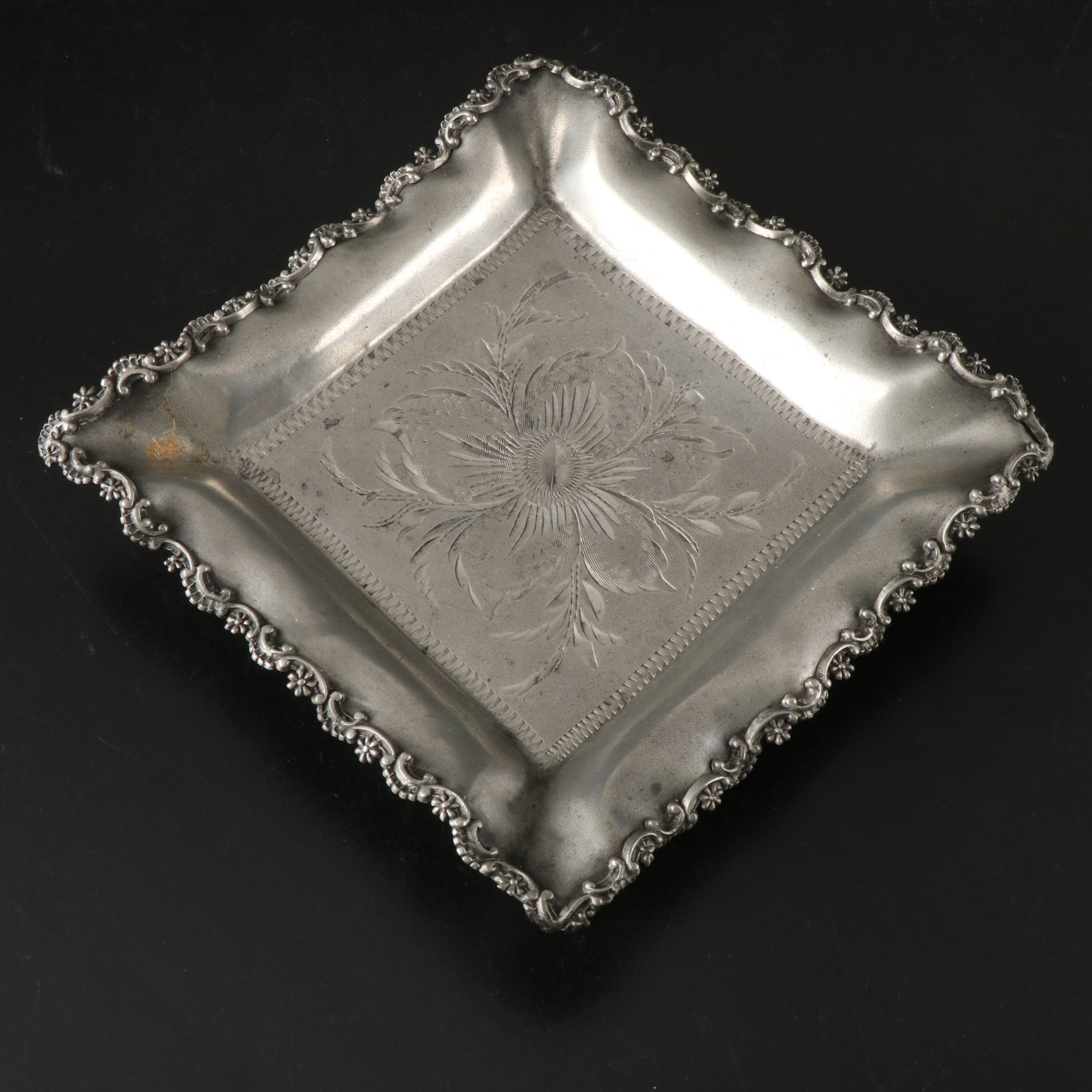 Cambridge "Portia" and Other Divided Servers with More Serveware and Accessories