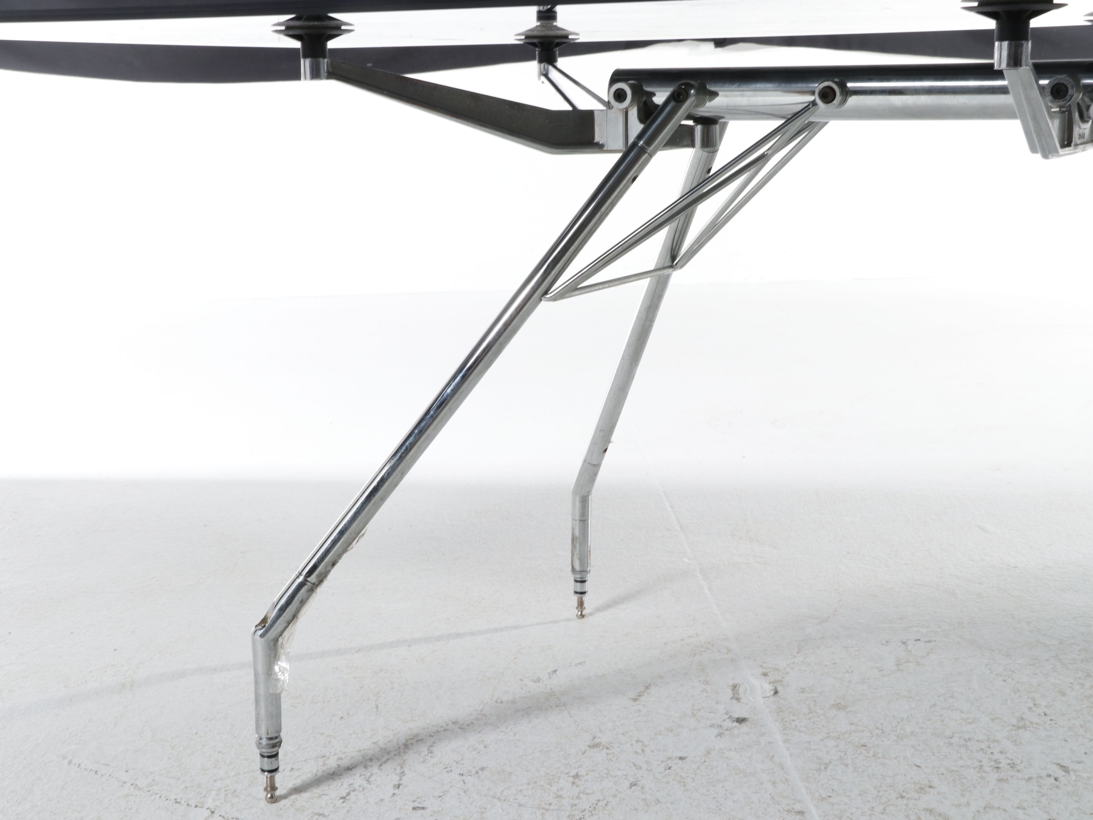 Norman Foster for Tecno "Nomos" Table