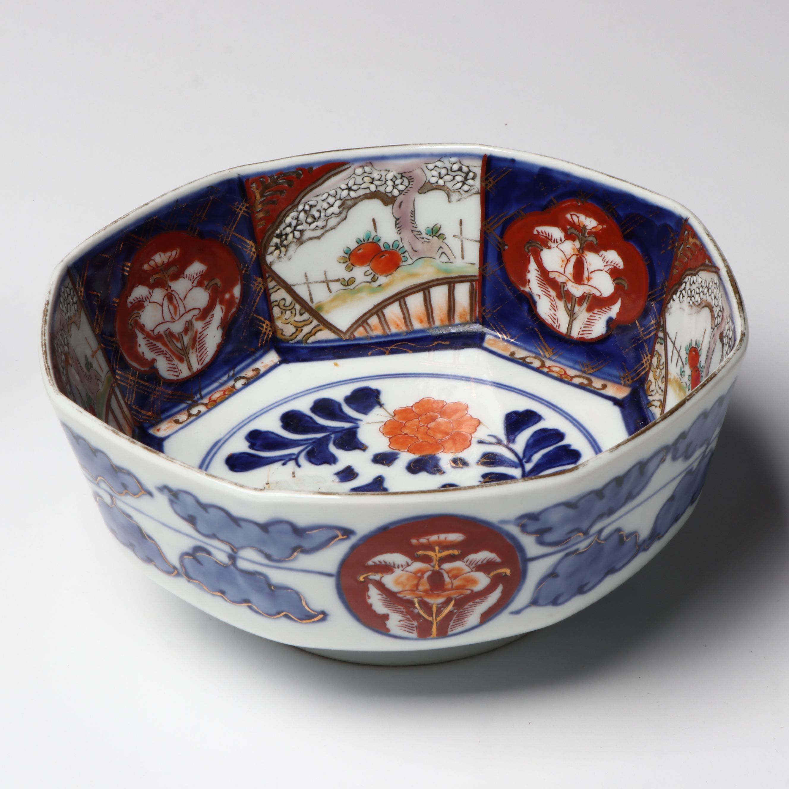 Japanese Imari Gilt Porcelain Dinnerware
