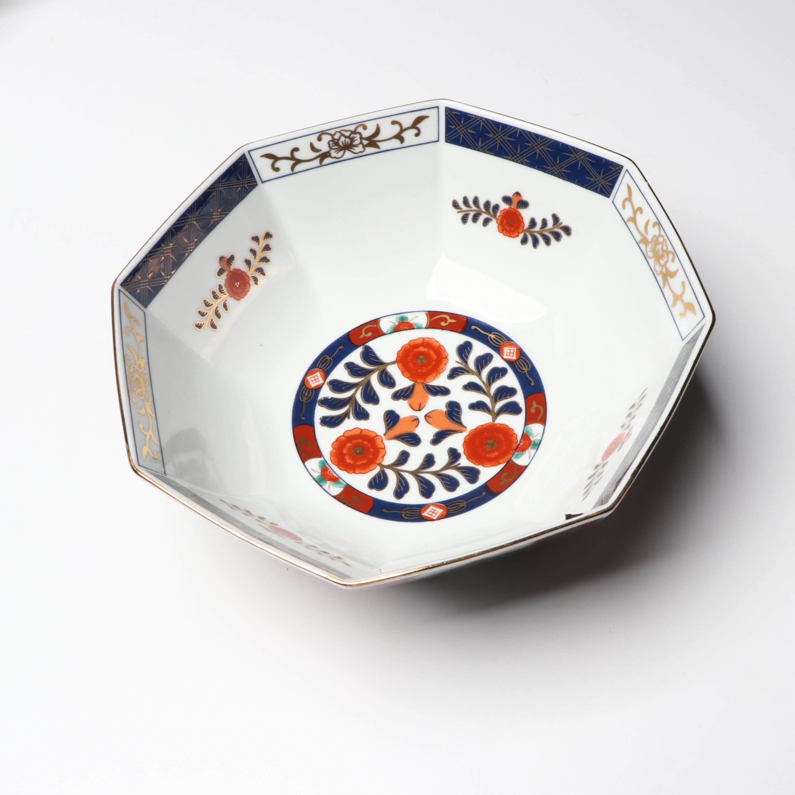 Japanese Imari Gilt Porcelain Dinnerware
