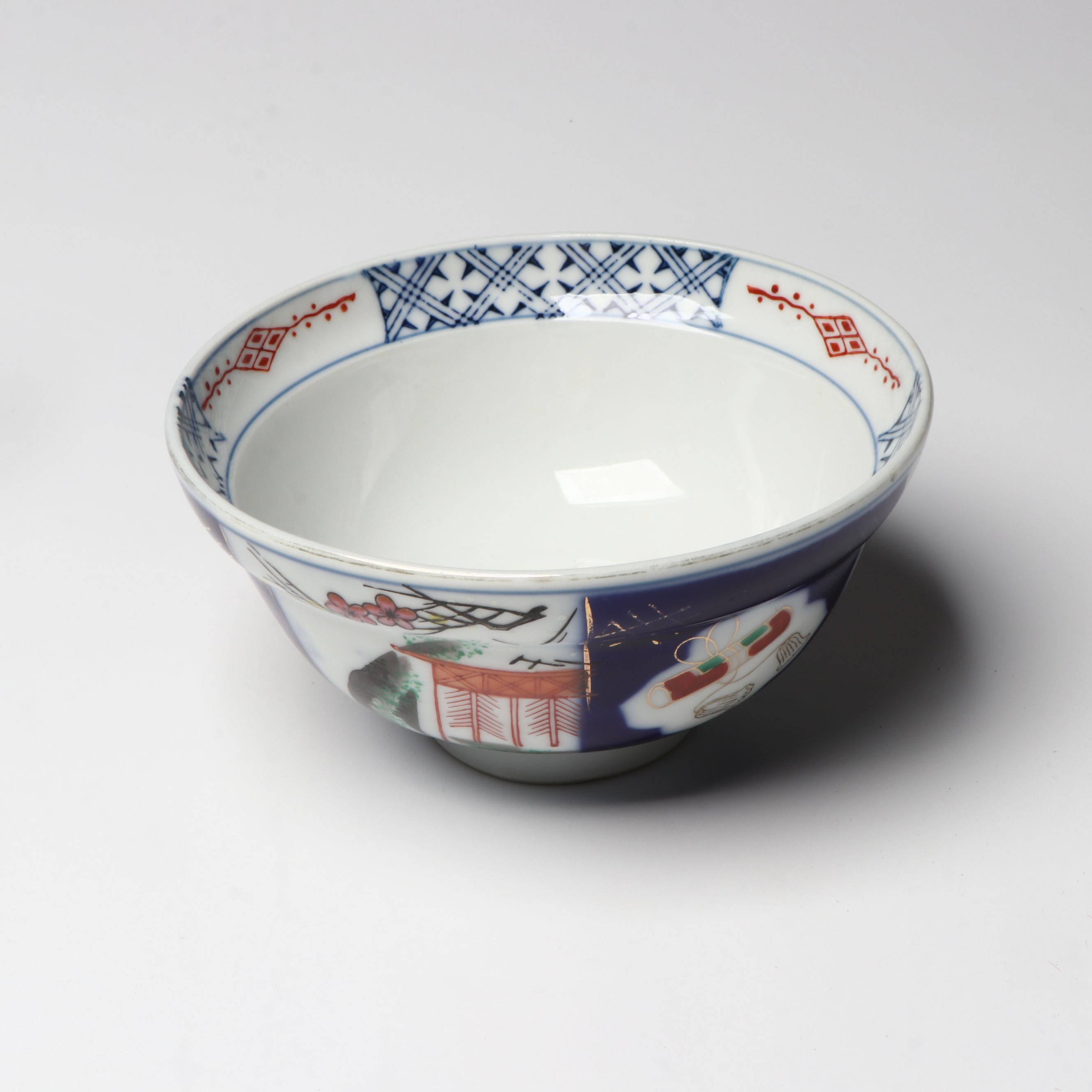 Japanese Imari Gilt Porcelain Dinnerware